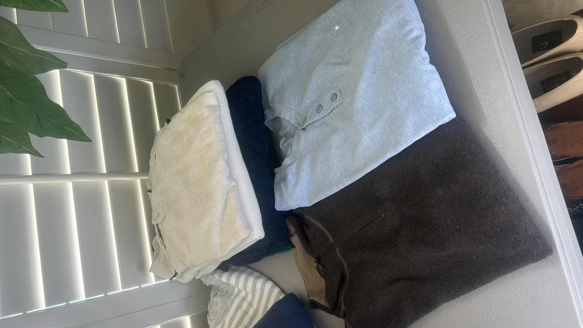 Photo 5 of MENS SWEATSHIRTS & SWEATERS M-XL