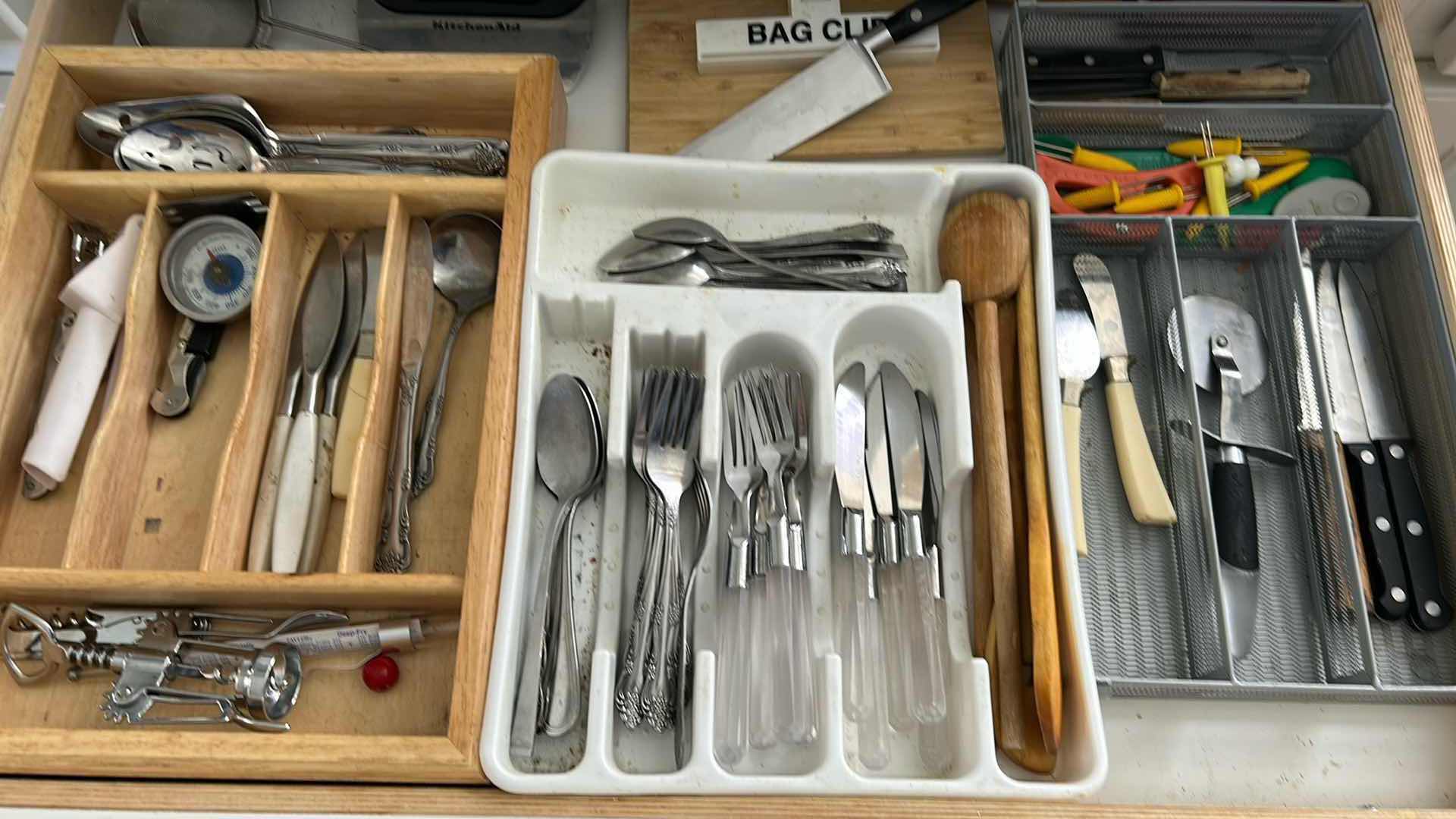 Photo 1 of CONTENTS OF DRAWER ASSORTED FLATWARE