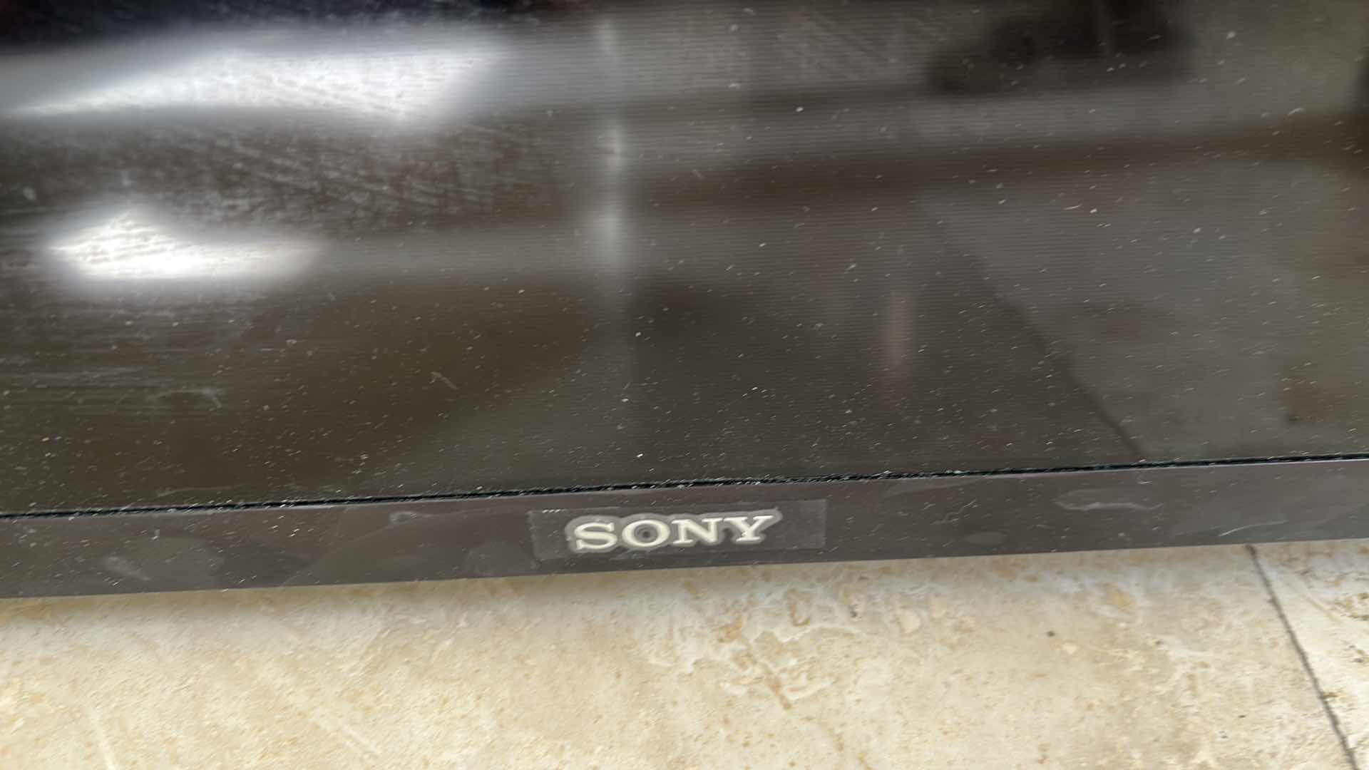 Photo 1 of 70" SONY KDL- 70W850B BRAVIA FLAT SCREEN NO REMOTE VERY HEAVY 