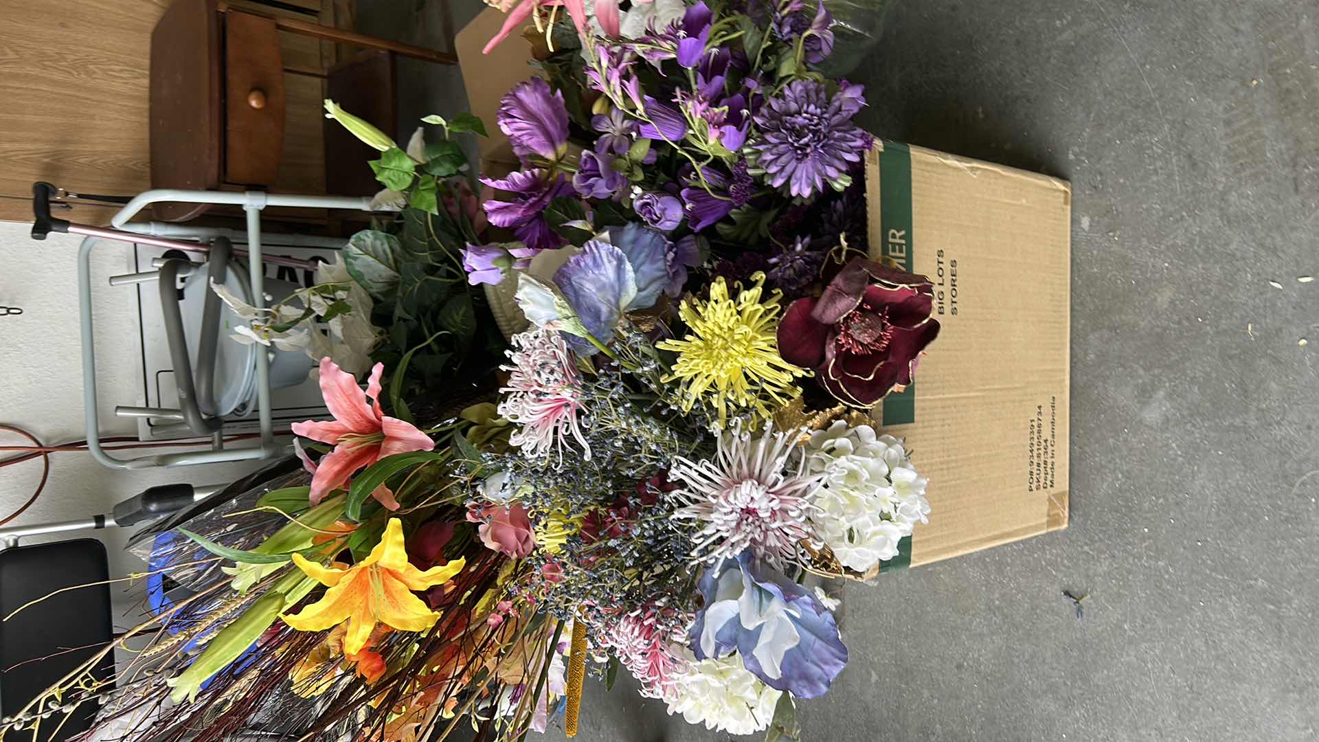 Photo 1 of STEM FLOWERS AND POT/VASES ASSORTMENT