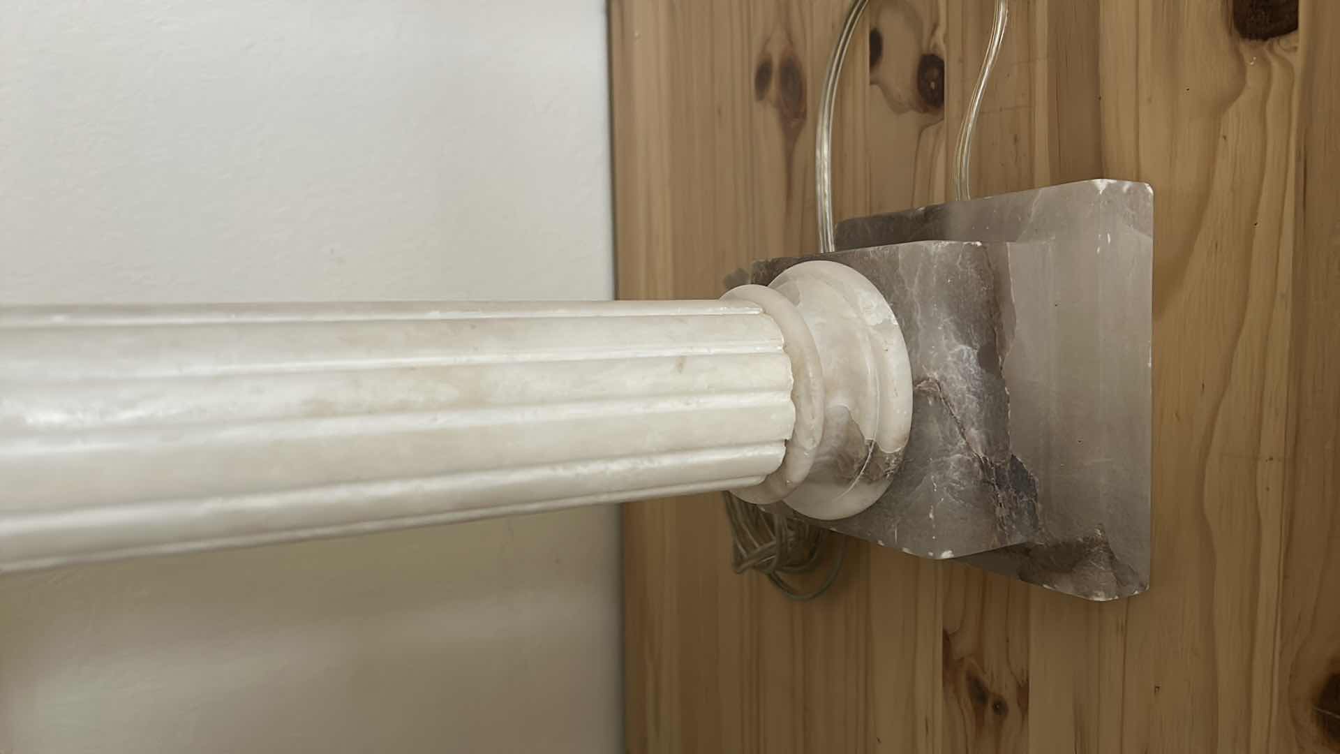 Photo 2 of COLUMN STYLE TABLE LAMP W MARBLE BASE H 29"