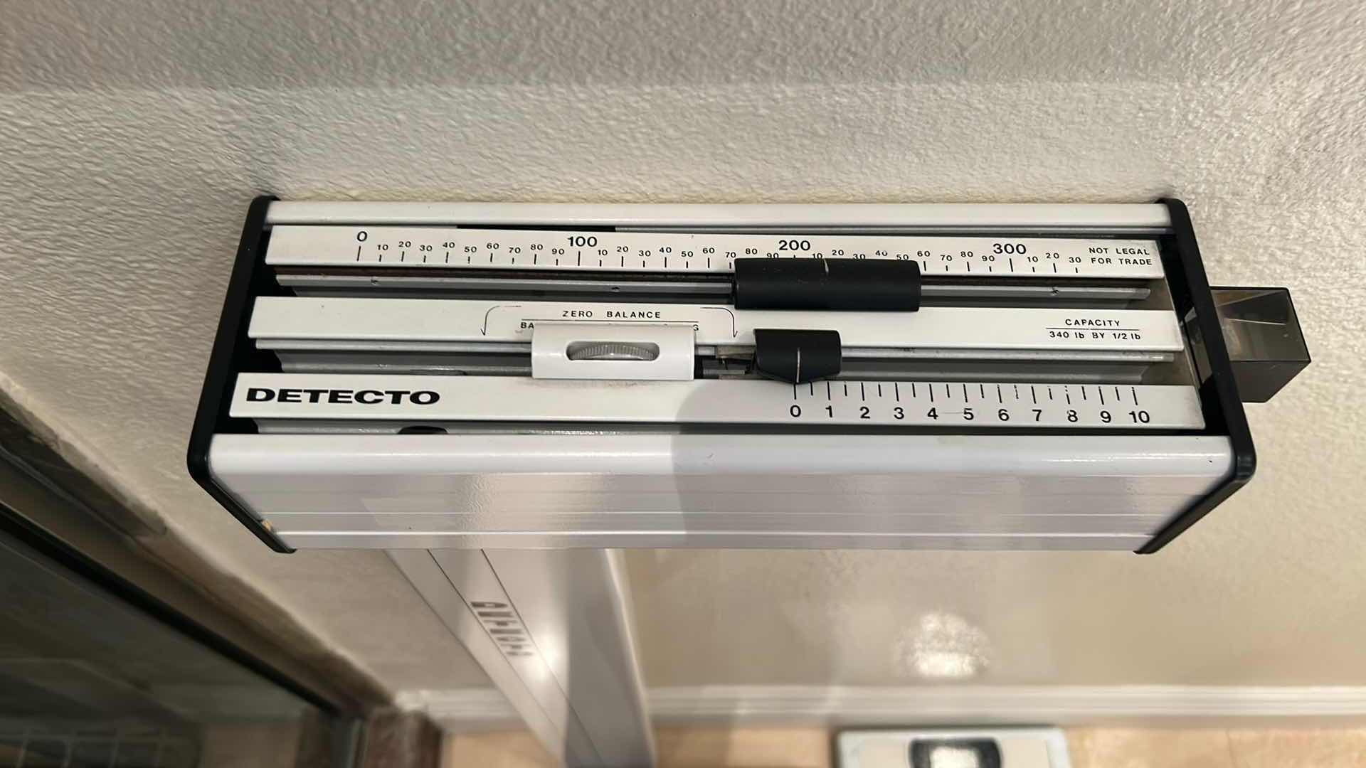 Photo 1 of DETECTO PHYSICIANS SCALE W HEIGHT ROD AND TAYLOR BATHROOM SCALE