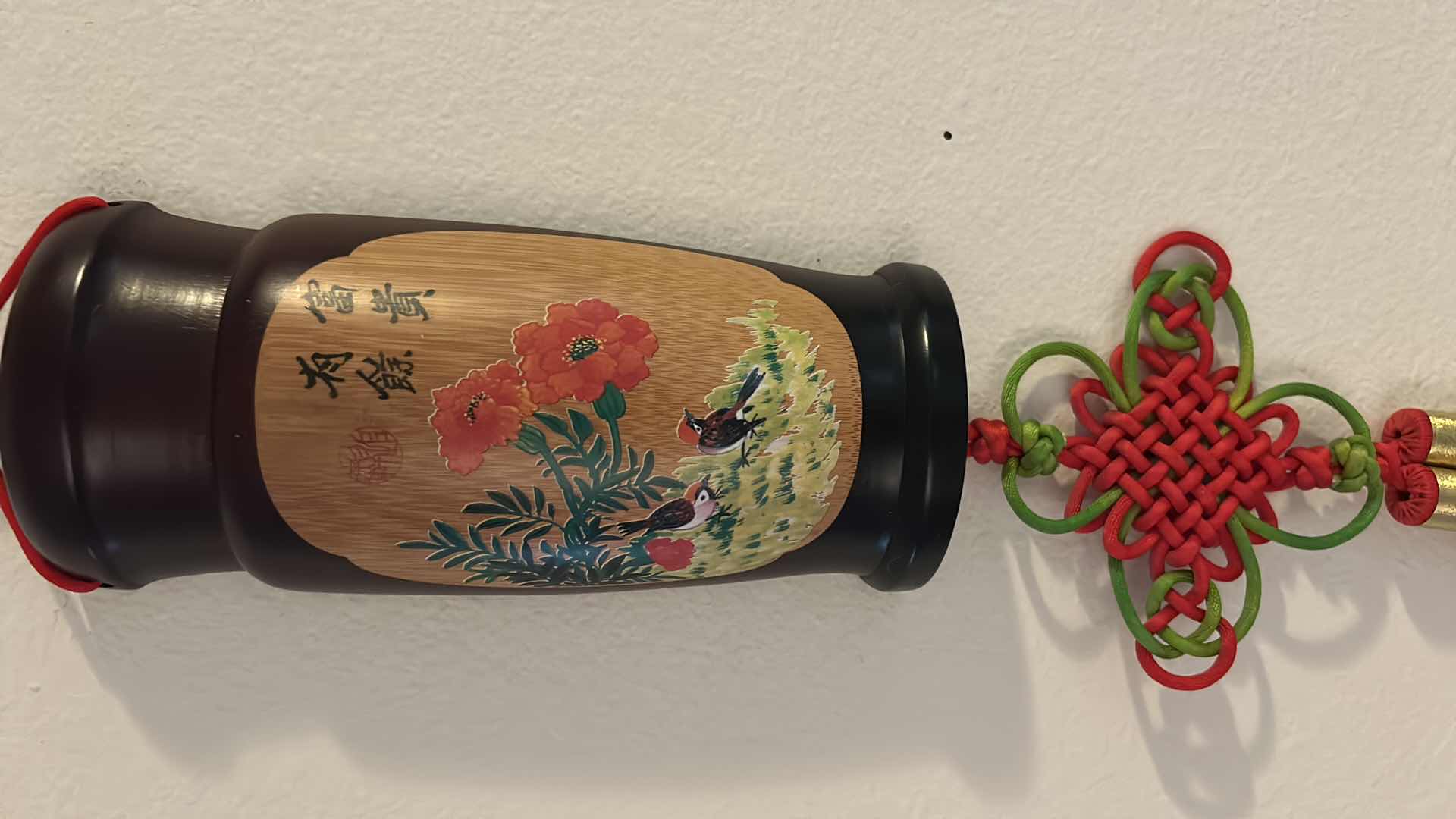 Photo 1 of DECORATIVE CHINESE RED KNOT WALL HANGING H 43"