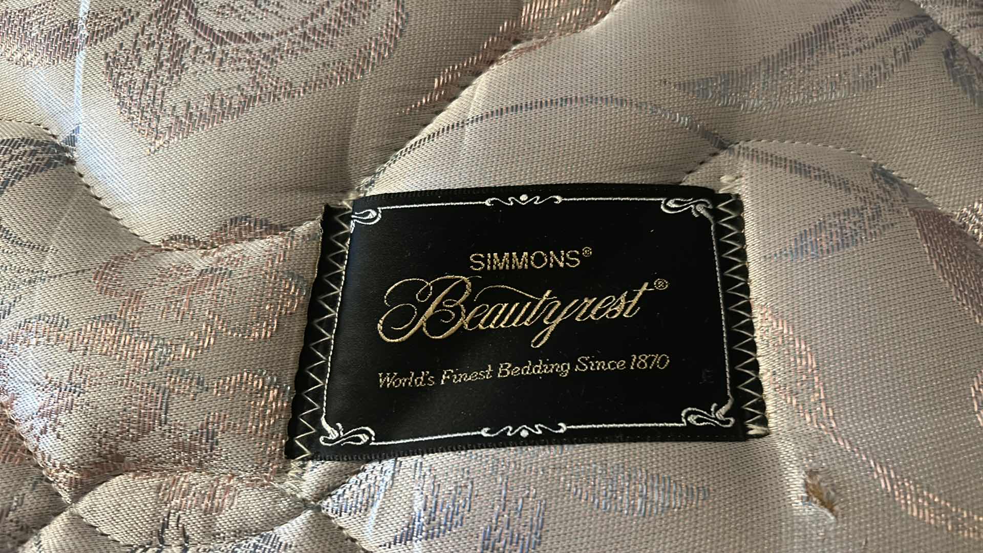 Photo 2 of BEAUTYREST QUEEN MATTRESS