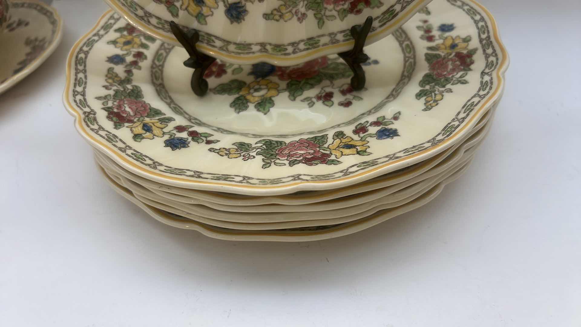 Photo 1 of 8 - ROYAL DOULTON THE CAVENDISH DINNER PLATES 9.5”