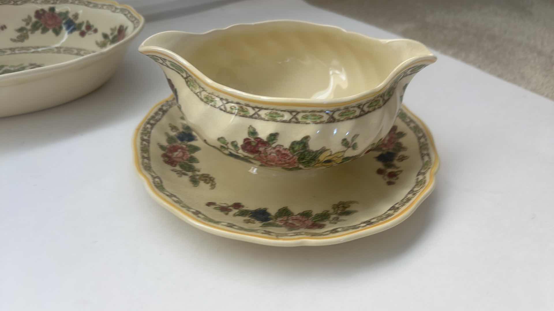 Photo 1 of 7 - ROYAL DOULTON THE CAVENDISH BOWLS AND MORE