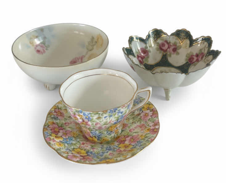 Photo 1 of 4 VINTAGE PORCELAIN PIECES