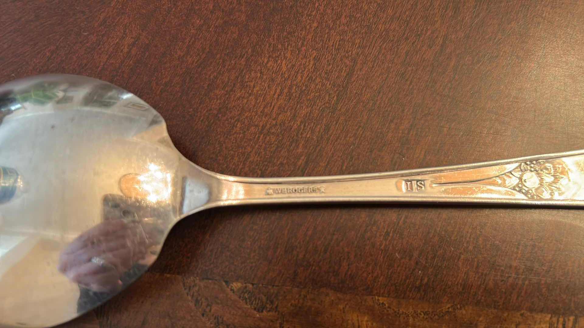 Photo 1 of 30 PCS WM ROGERS SILVER PLATED HERITAGE FLATWARE