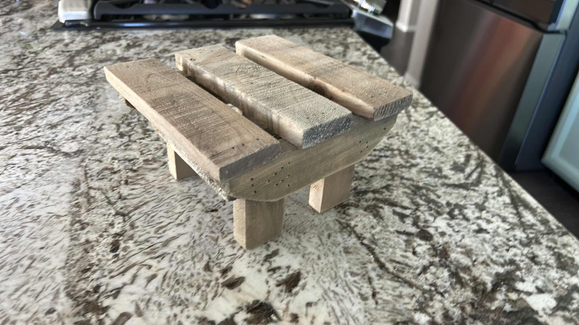 Photo 1 of 5 PC PORCELAIN AND MINI TABLE (TALLEST H 8.5”)