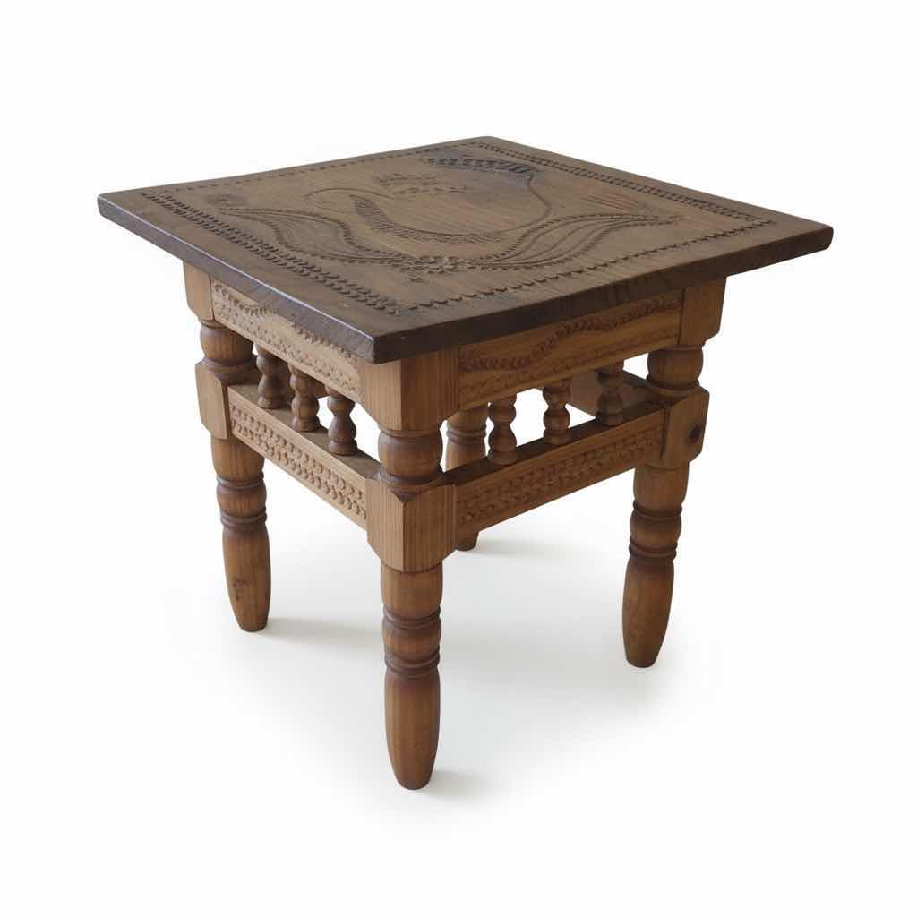 Photo 1 of CHIP CARVED WOOD VICTORIAN STYLE ACCENT TABLE / PLANT STAND WITH SWAN ENGRAVING  15” x H17”
