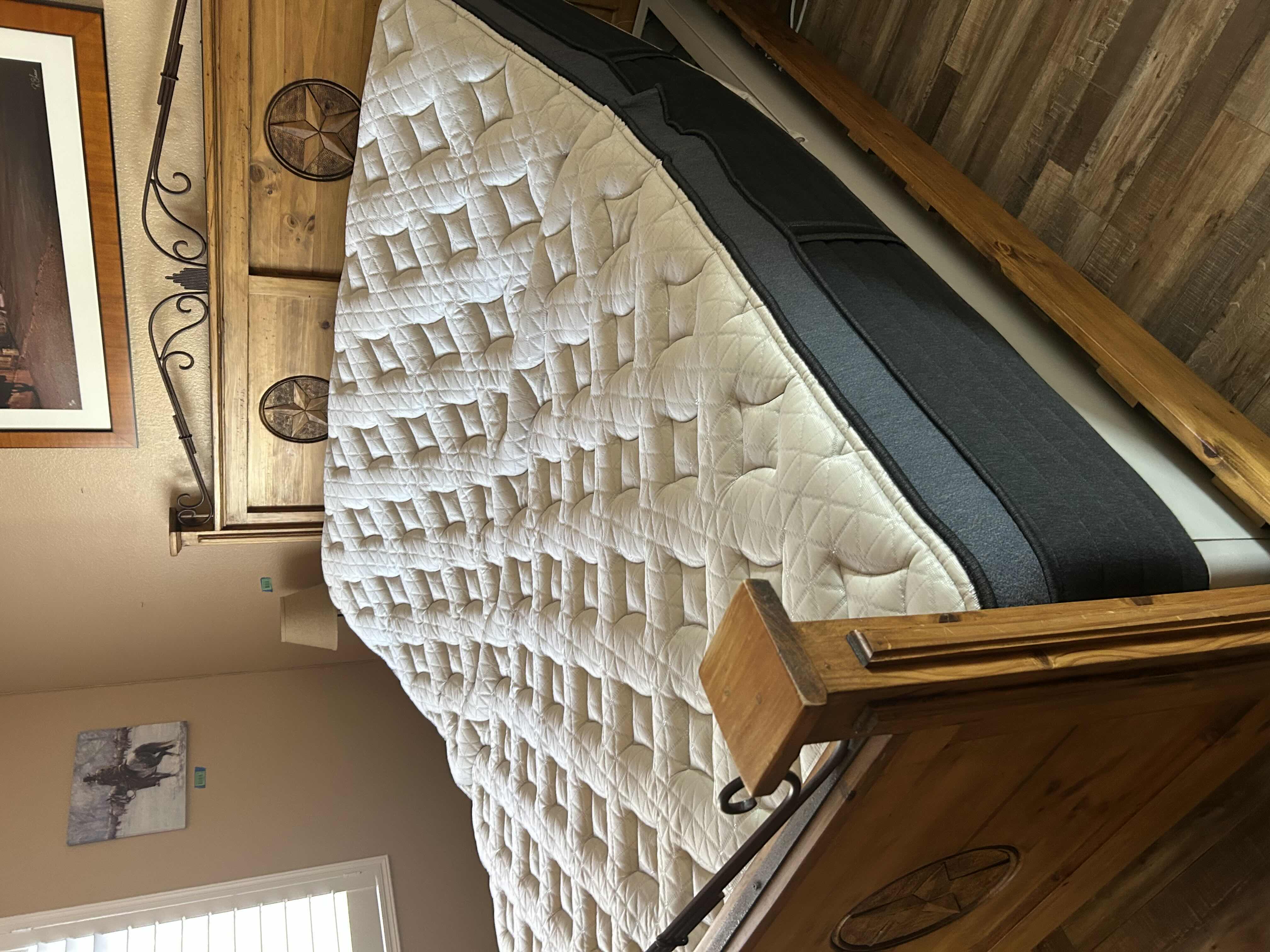 Photo 1 of CAL KING HEIRLOOM PILLOW TOP MATTRESS W ELECTRIC BASE & REMOTE