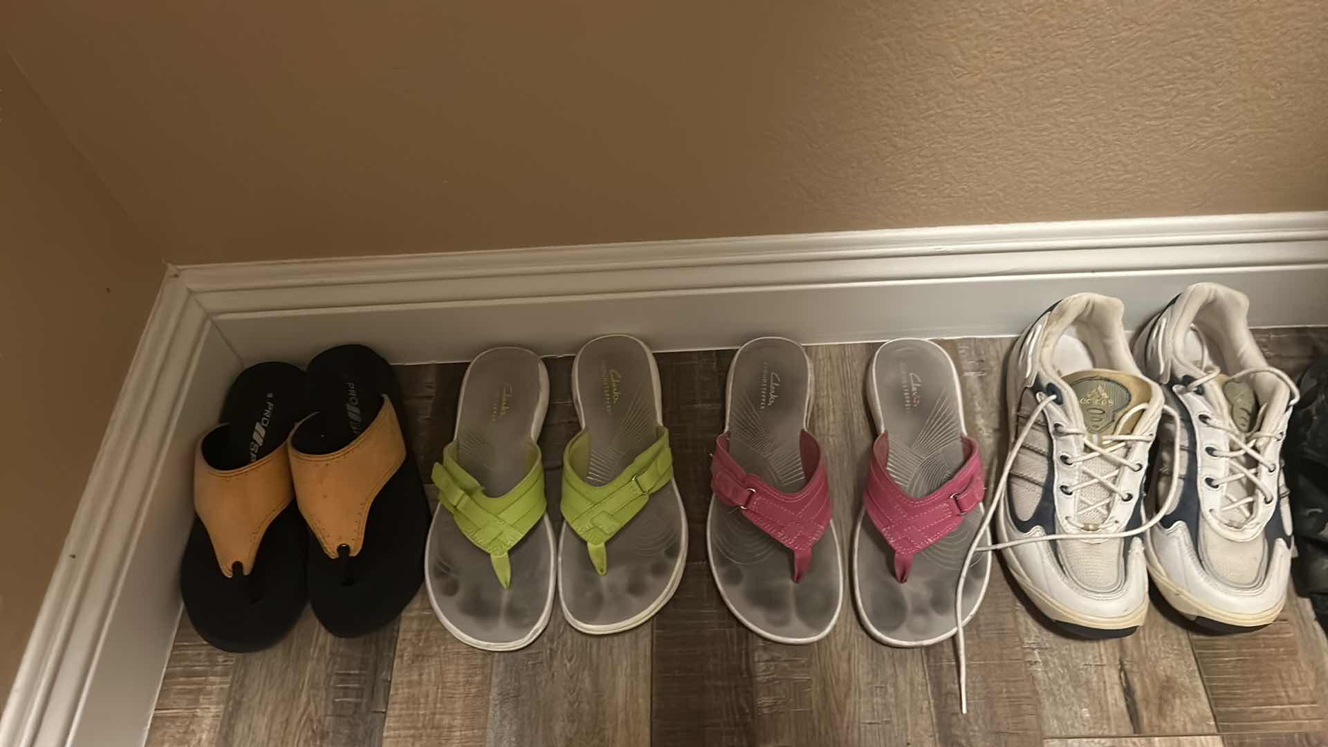 Photo 1 of 7- PAIRS WOMENS FLIP FLOP ADIDAS BIKE SHOES SIZE 7.5