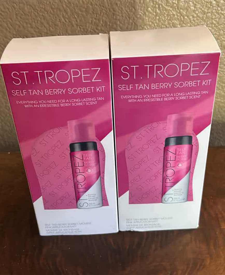 Photo 1 of 2 -ST TROPEZ SELF TAN BERRY SORBET KIT