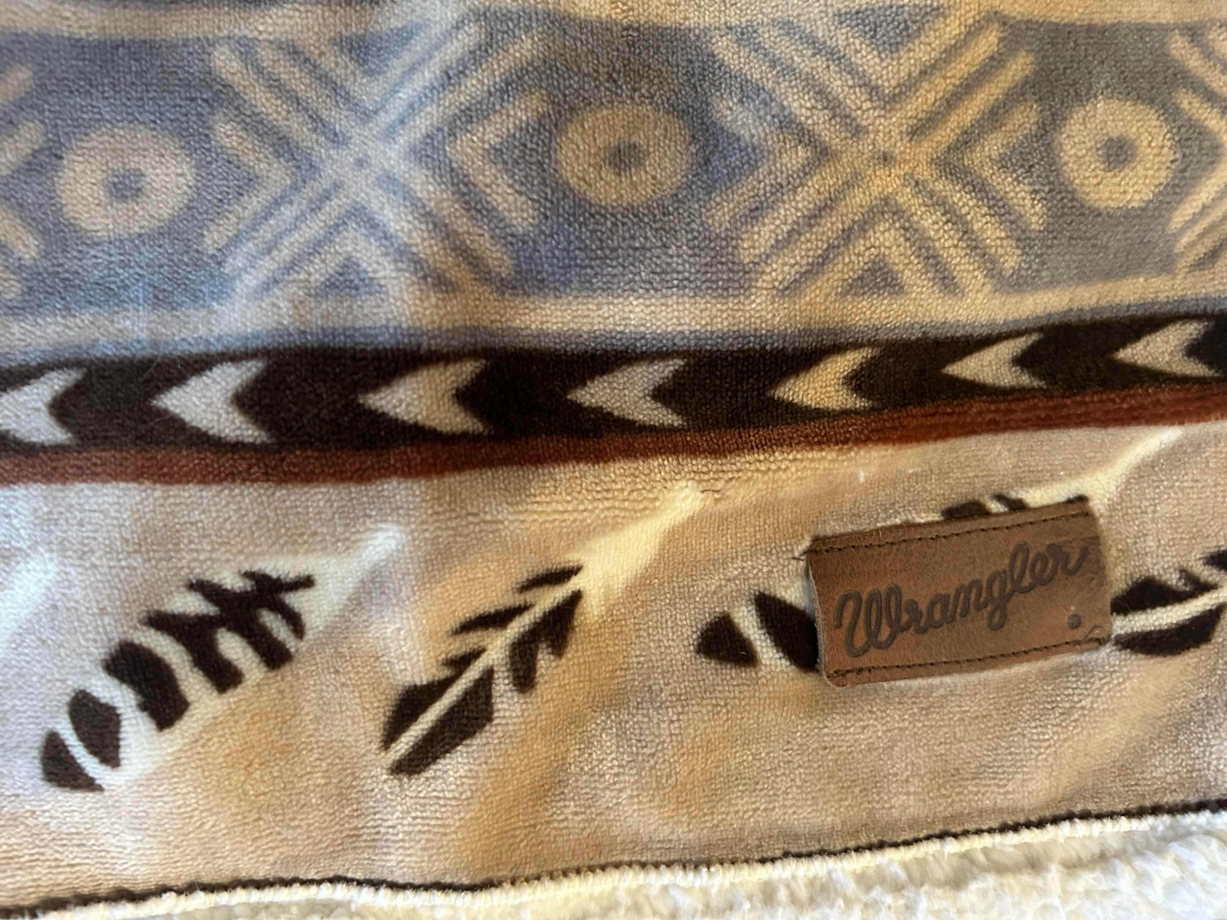 Photo 1 of 2-WRANGLER BUFFALO SOUTHWESTERN PLUSH KING PILLOW SHAMS & DECORATIVE PILLOW