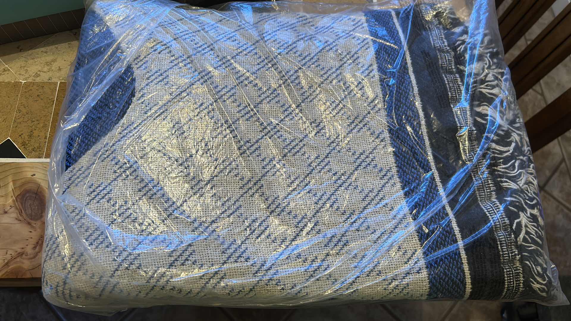 Photo 1 of BLUE CREAM THROW W FRINGE