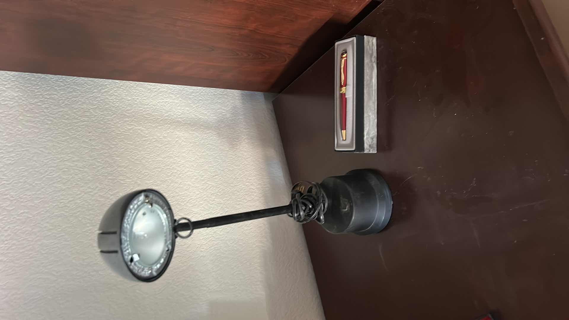 Photo 1 of QUILL PEN& DOME LIGHT