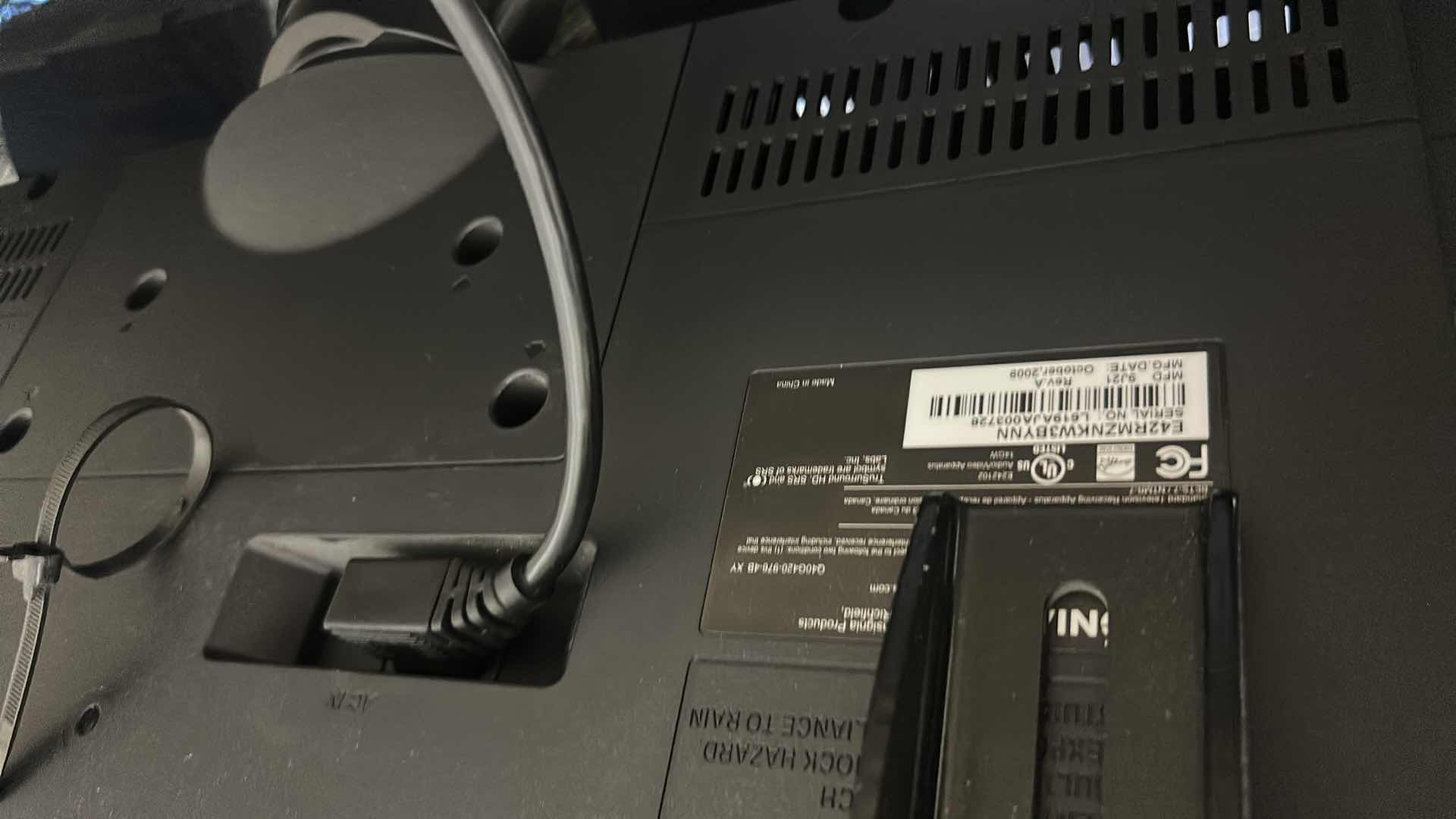 Photo 1 of INSIGNIA SMART TV  42" W STAND AND REMOTE