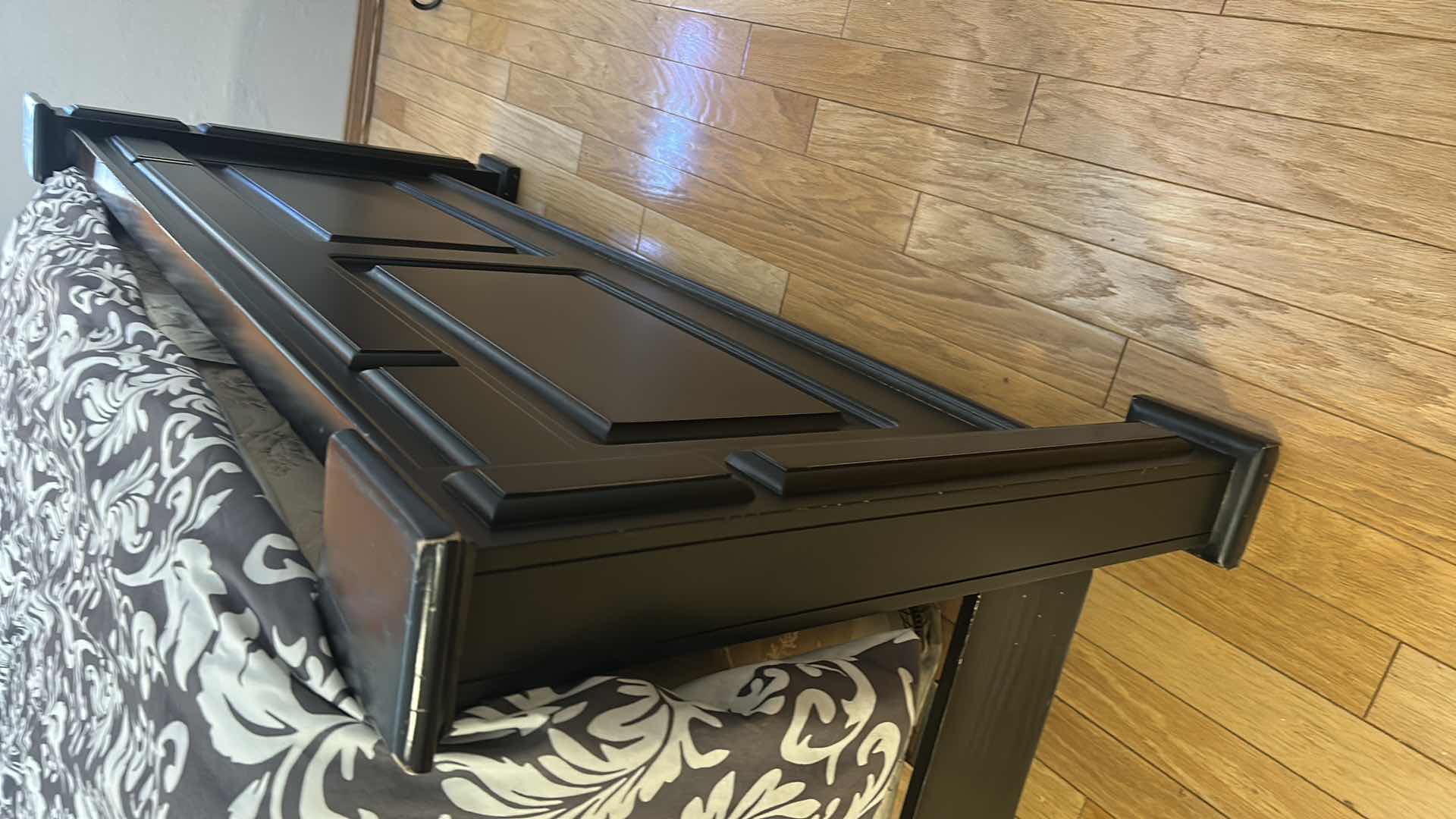 Photo 1 of CLASSIC FURNITURE TAMARACK BLACK WOOD PANEL B D FRAME ONLY MATTRESS NOT INCLUDED 64" X 85"