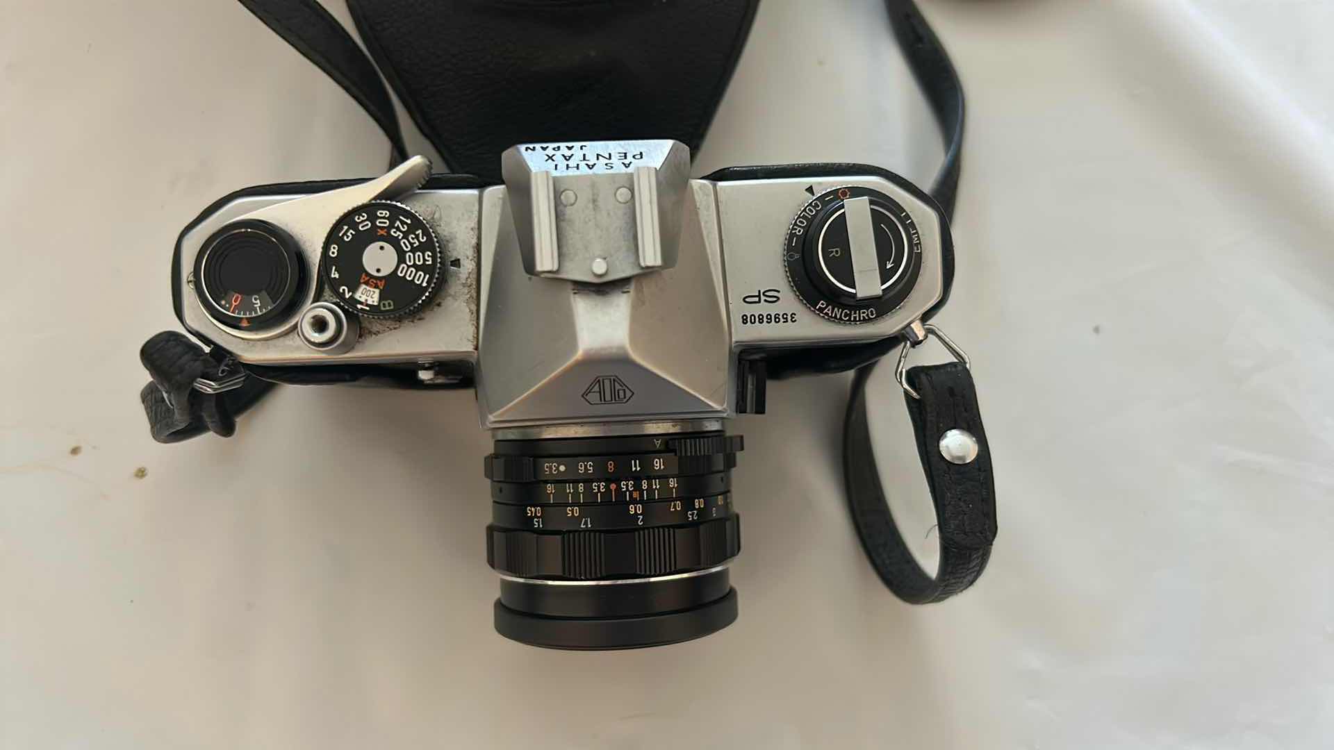 Photo 1 of ASAHI PENTAX SPOTMATIC SP 35 mm FILM CAMERA W M42 screw mount lens