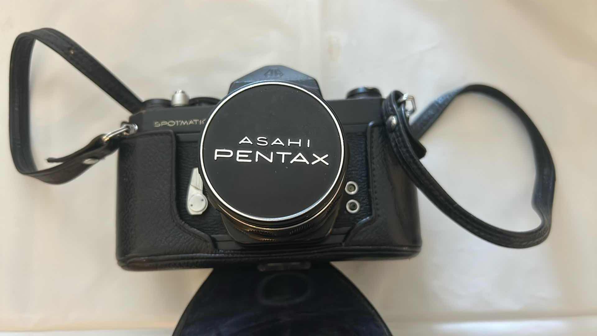 Photo 1 of ASAHI PENTAX SPOTMATIC SP 35mm FILM CAMERA
