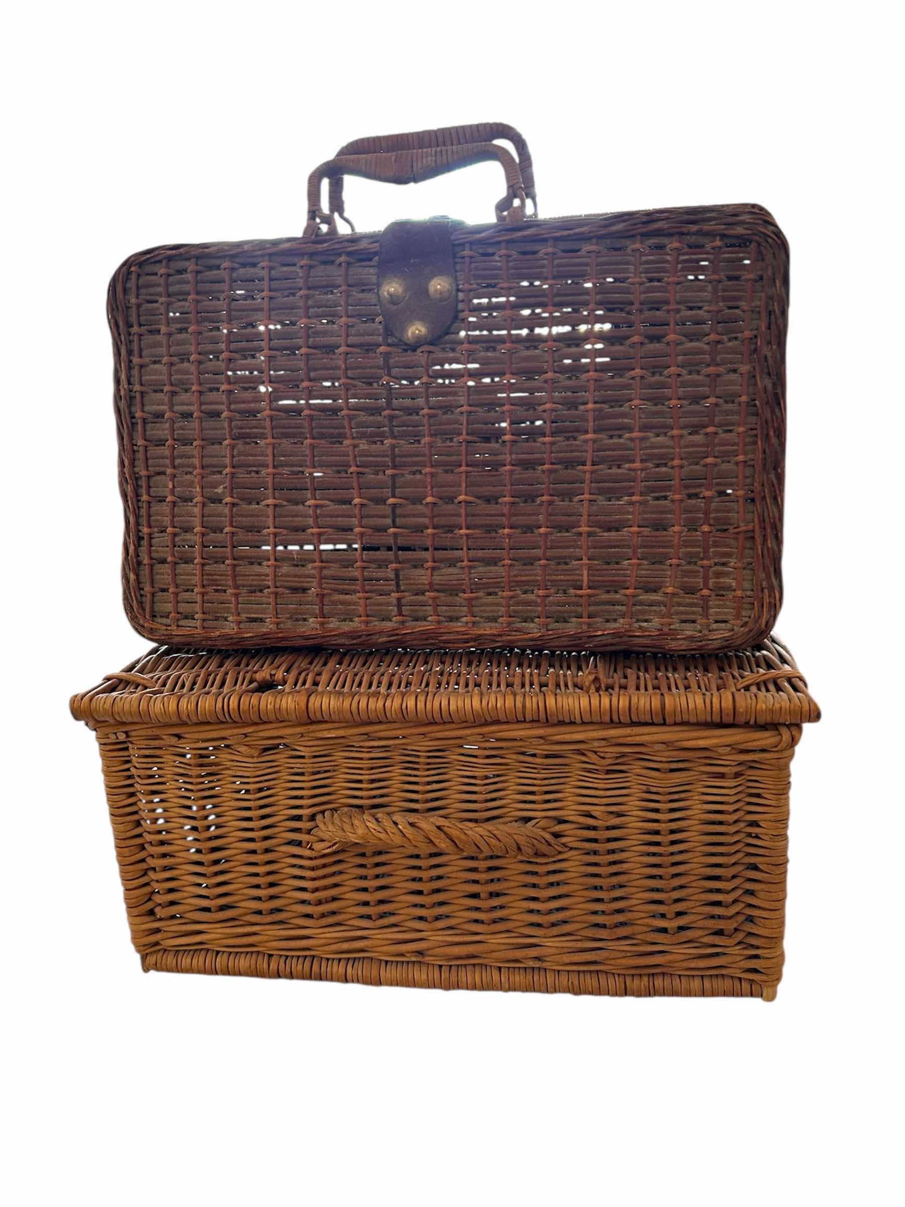 Photo 1 of 2-  VINTAGE PICNIC BASKETS