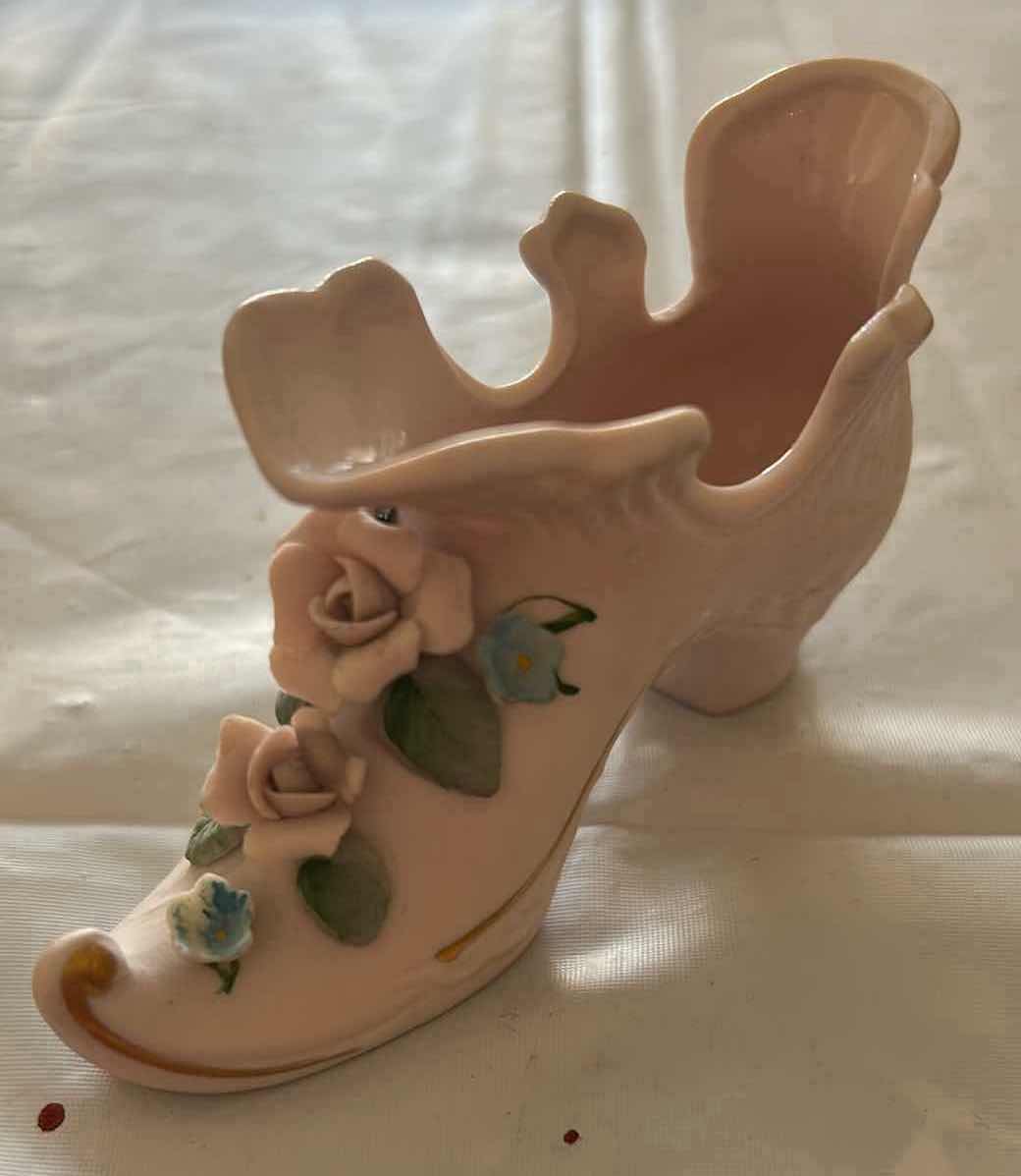 Photo 1 of 4- COLLECTABLE MINIATURE GLASS AND PORCELAIN SHOES
