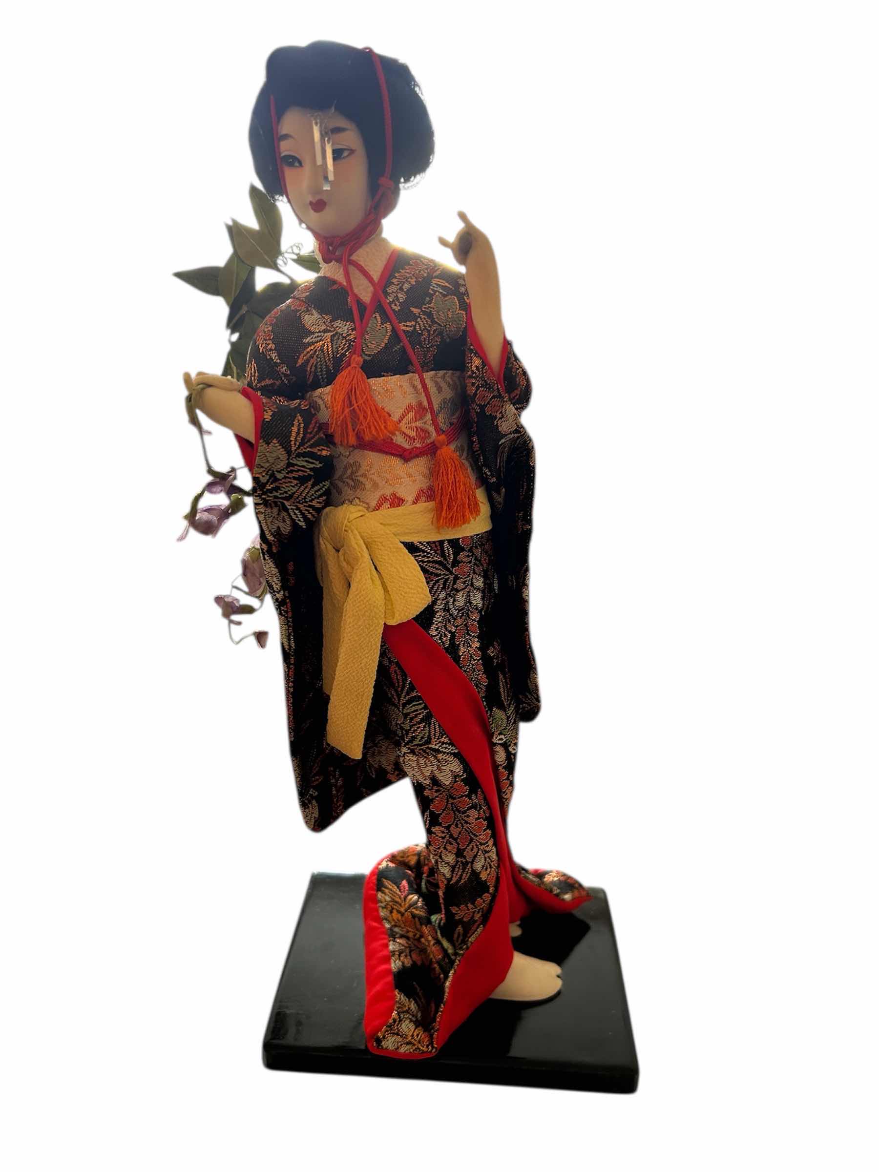 Photo 1 of COLLECTABLE JAPANESE GEISHA DOLL H 15"