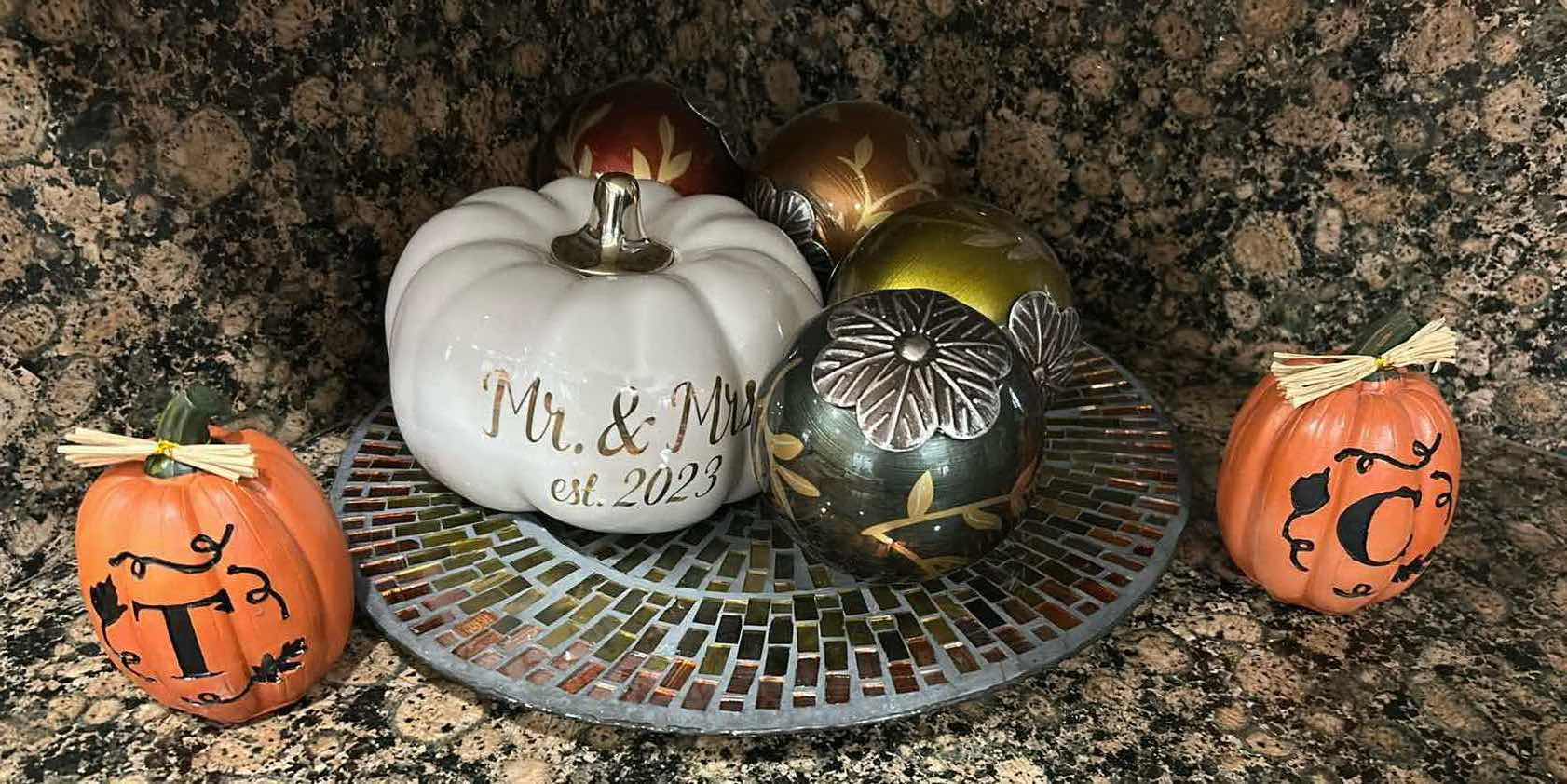 Photo 1 of AUTUMN PUMPKINS PLATE