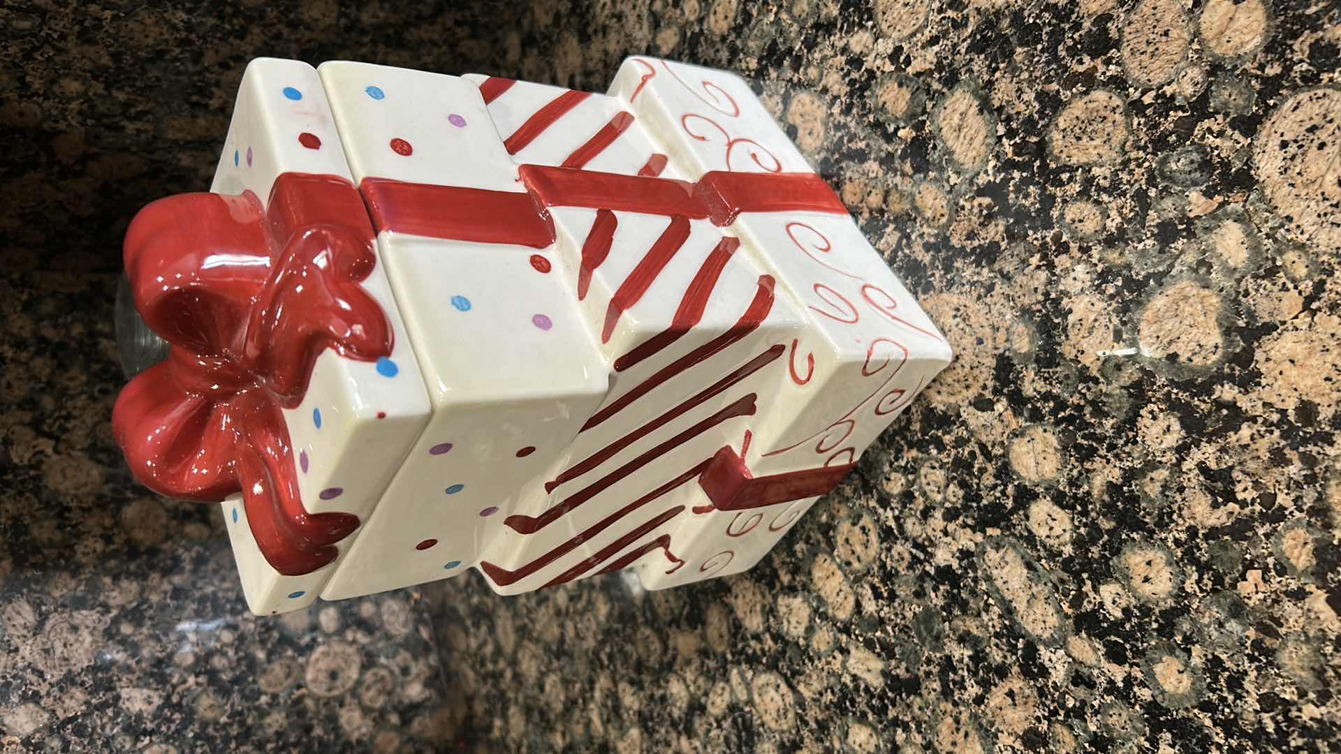 Photo 1 of CHRISTMAS NAPKIN RINGS DECORATIVE GLASS PRESENTS