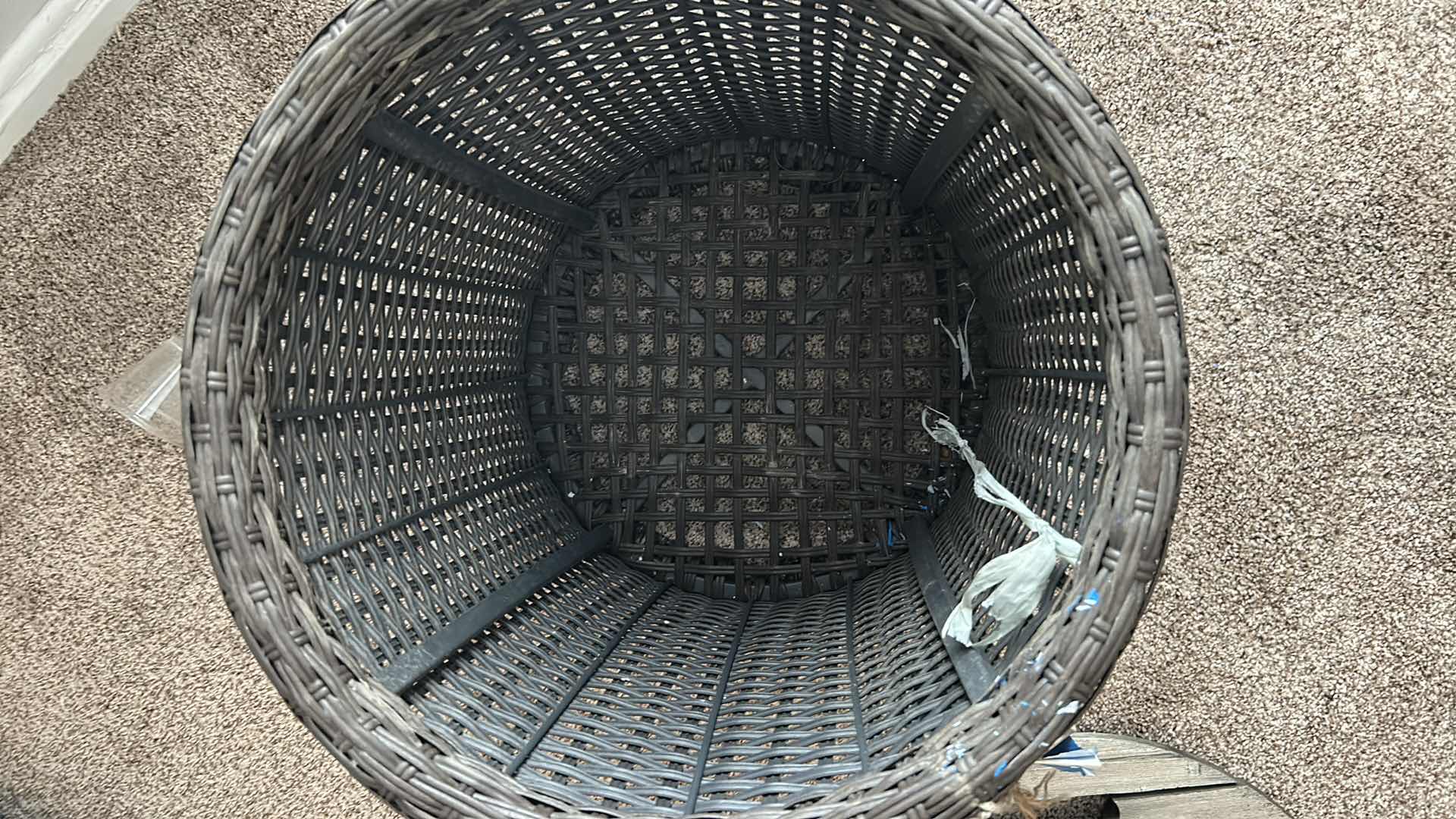 Photo 1 of THOMASVILLE OUTDOOR TABLE H 18"