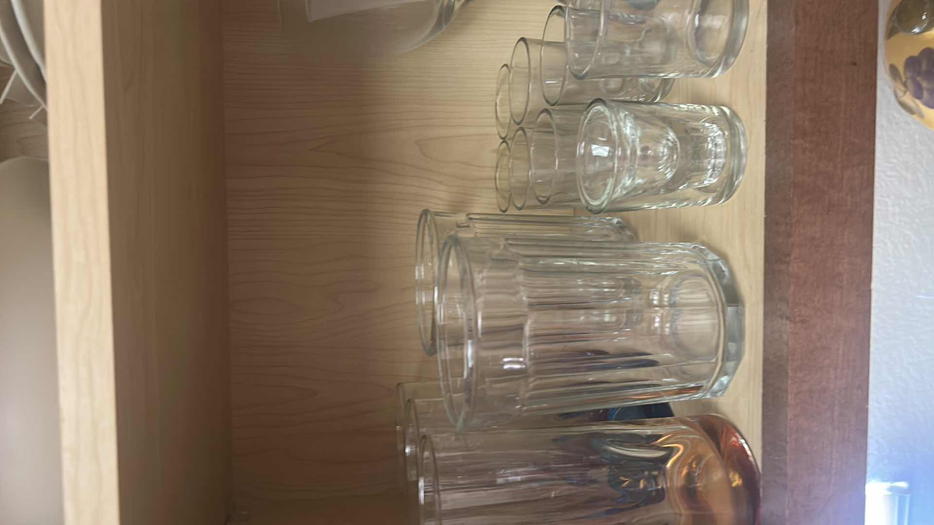 Photo 1 of CONTENTS OF SHELF GLASSWARE