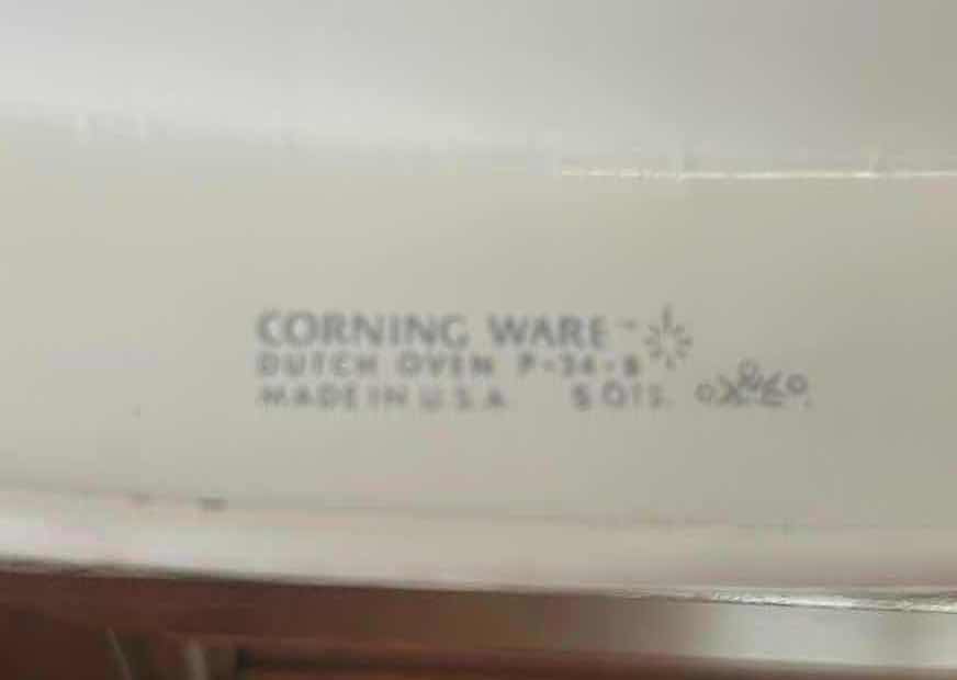 View 2 of VINTAGE BLUE CORNFLOWER CORNING-WARE 5 QT DUTCH OVEN