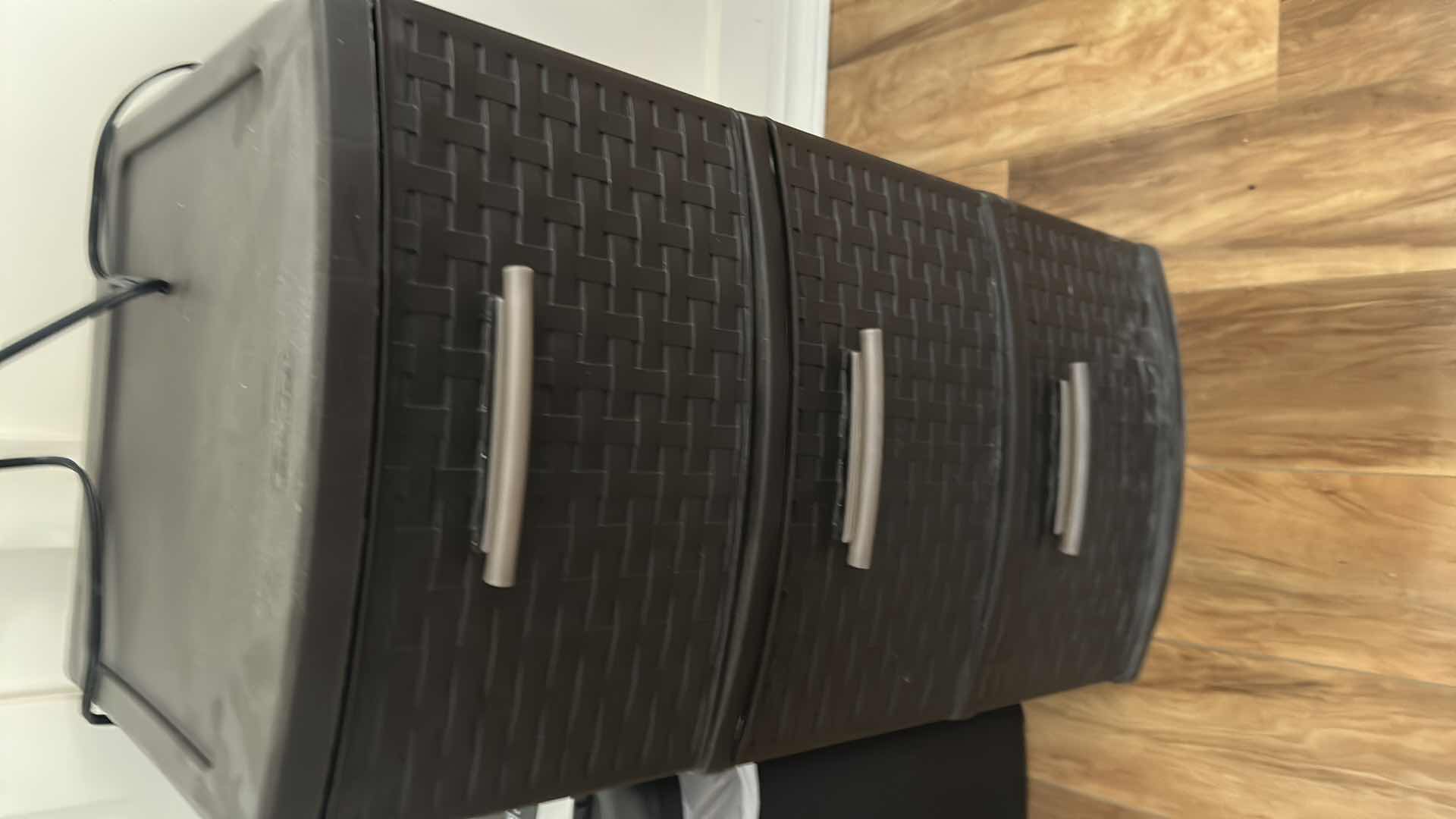 Photo 1 of AMAZON BASICS SHREDDER H 16" 3 DRAWER STERILITE H 24"