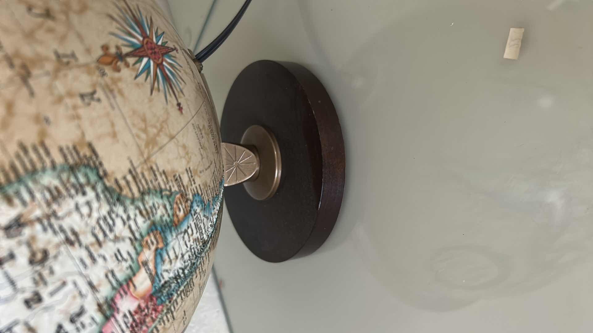 Photo 1 of ANTIQUE STYLE ILLUMINATED TERRESTRIAL TABLE GLOBE H 18"