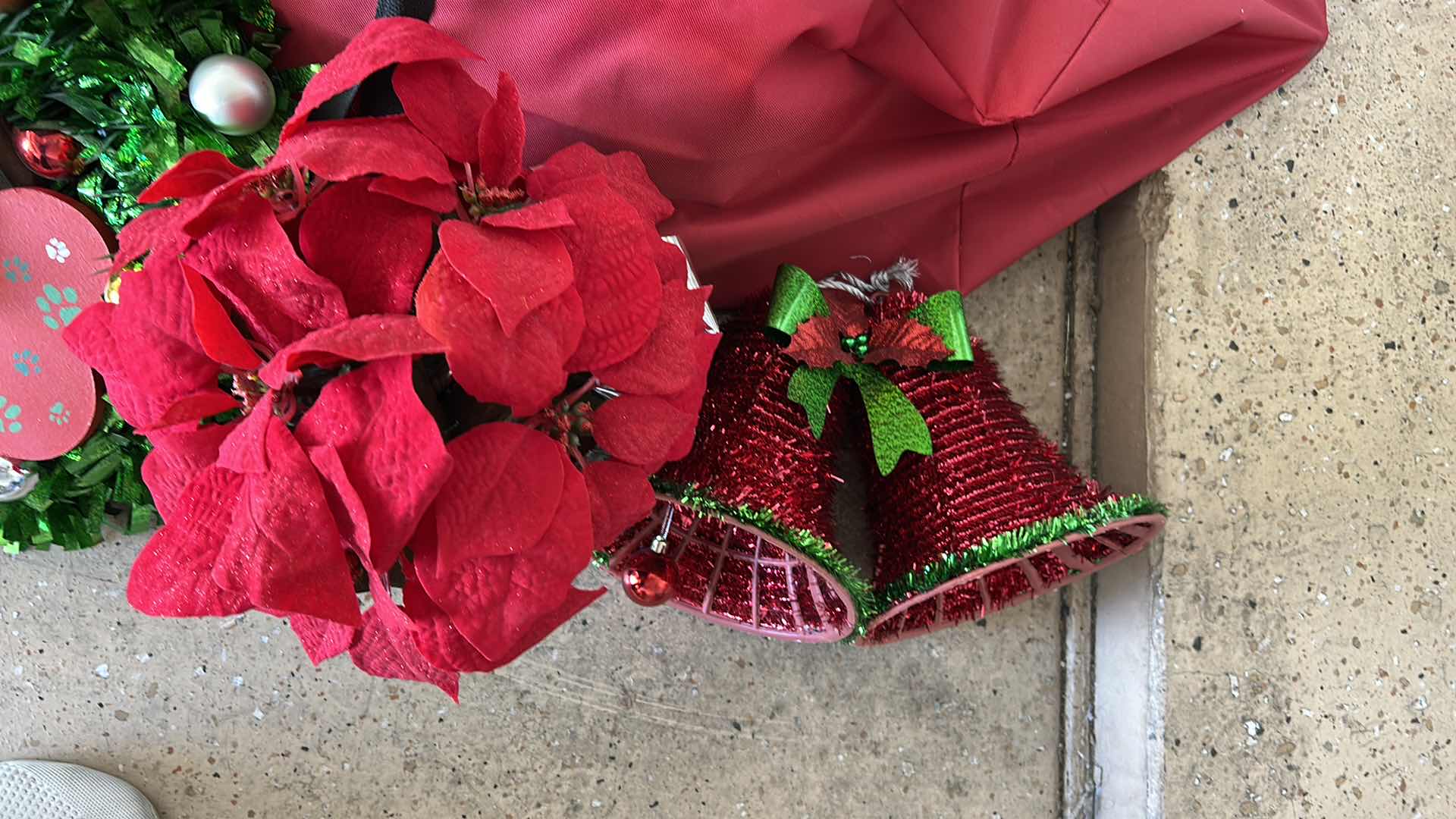 Photo 1 of CHRISTMAS DECOR