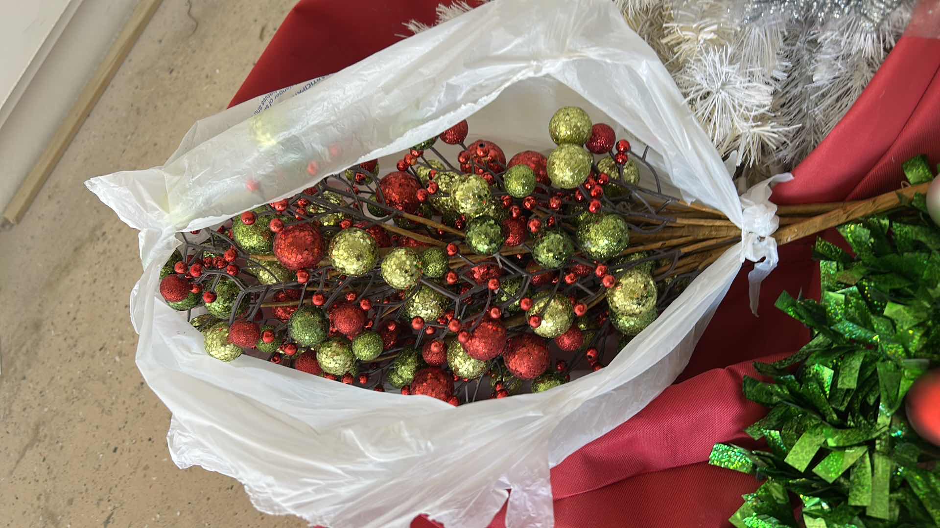 Photo 1 of CHRISTMAS DECOR