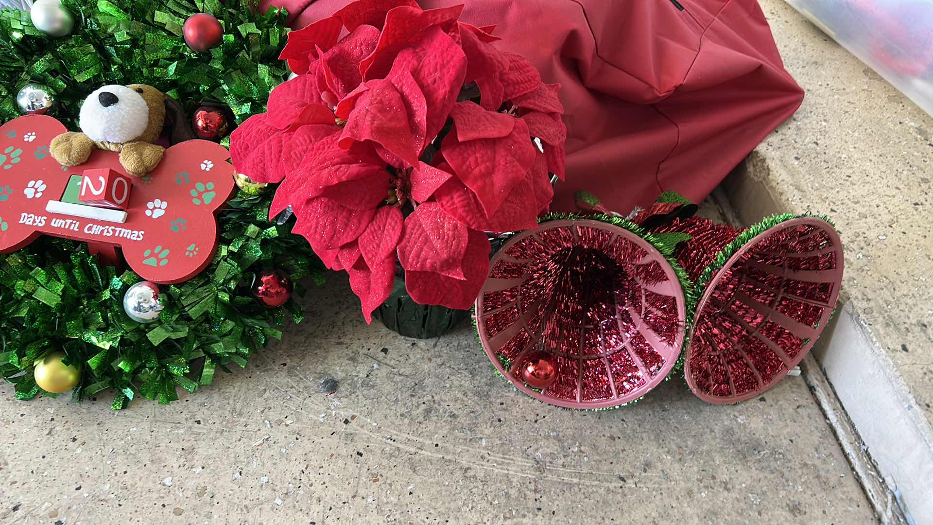 Photo 1 of CHRISTMAS DECOR