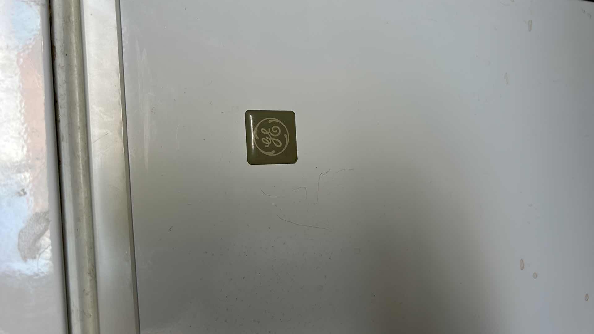 Photo 1 of GE 10.7 CU MANUAL DEFROST CHEST  FREEZER