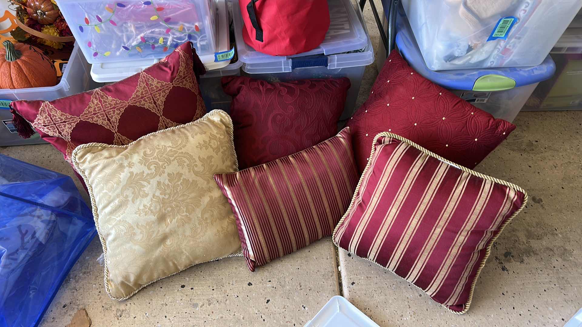 Photo 1 of 6 RED AND GOLD TOSS PILLOWS