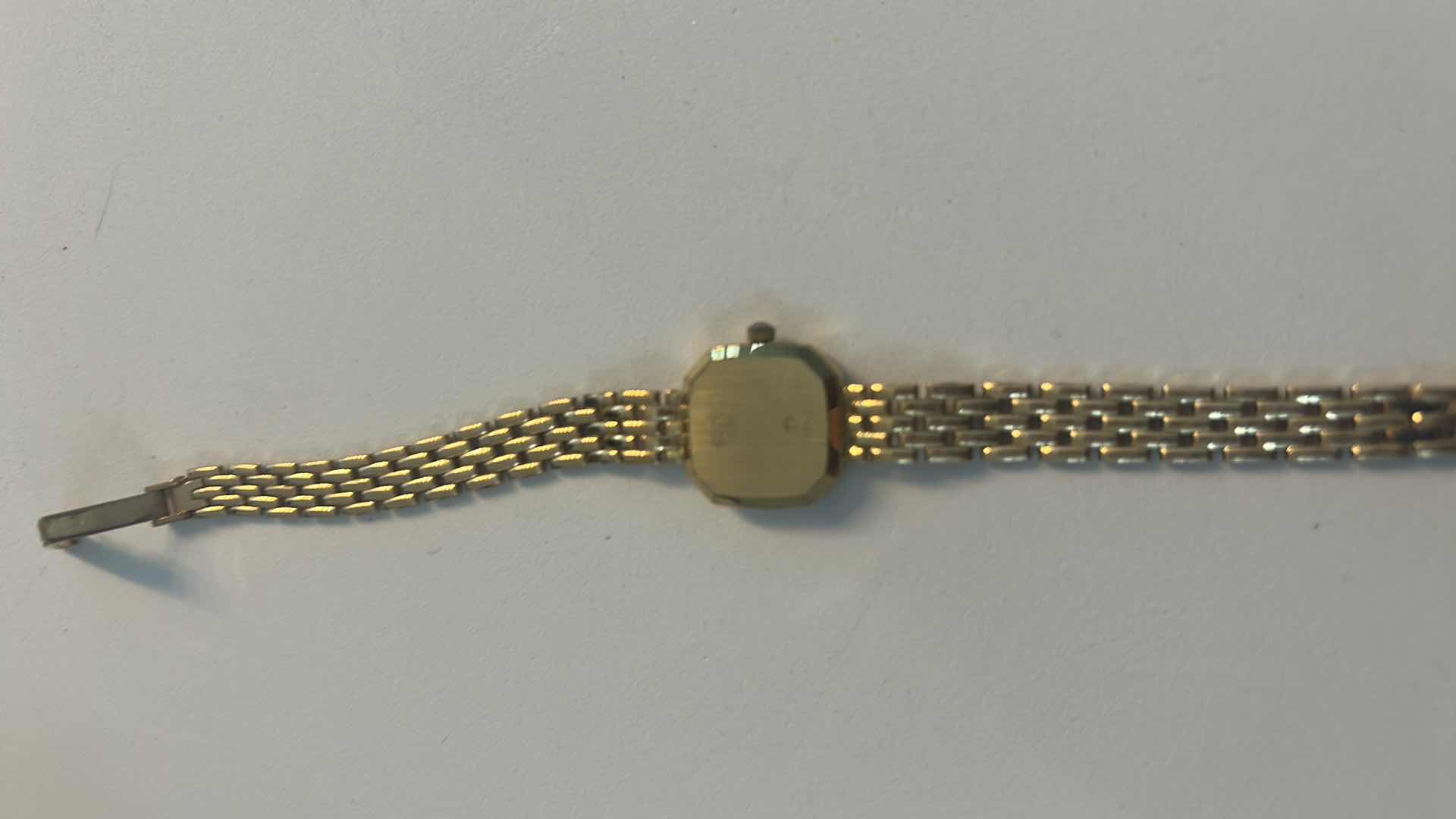Photo 1 of VINTAGE STYLE ITALIAN GENEVE LADIES WRIST WATCH STAMPED 14K  (585)