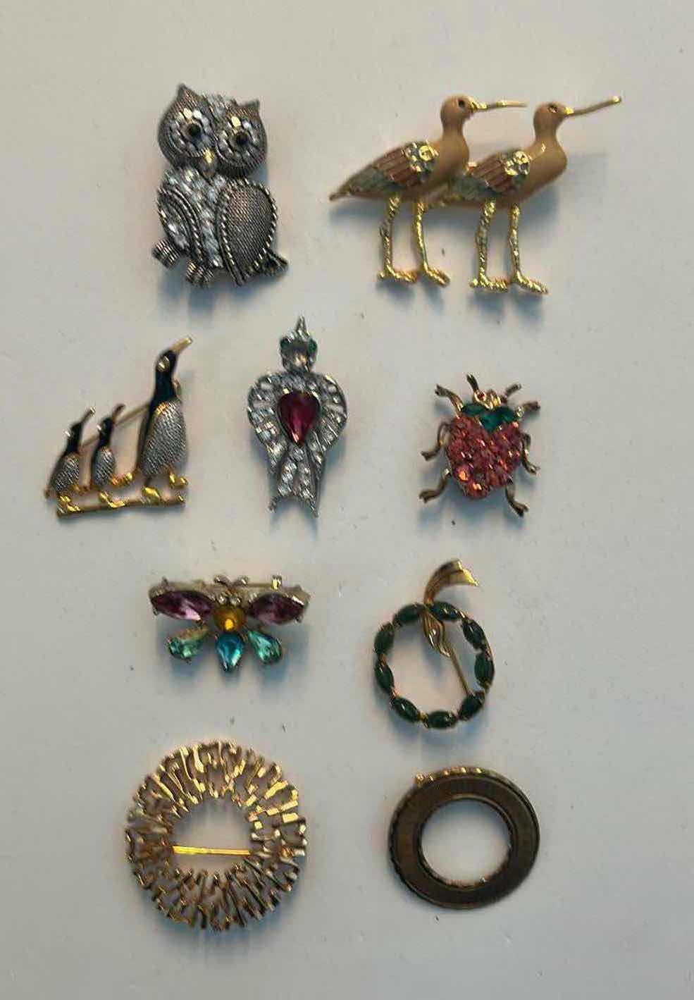 Photo 1 of 8- DECORATIVE BROOCHES AND PINS