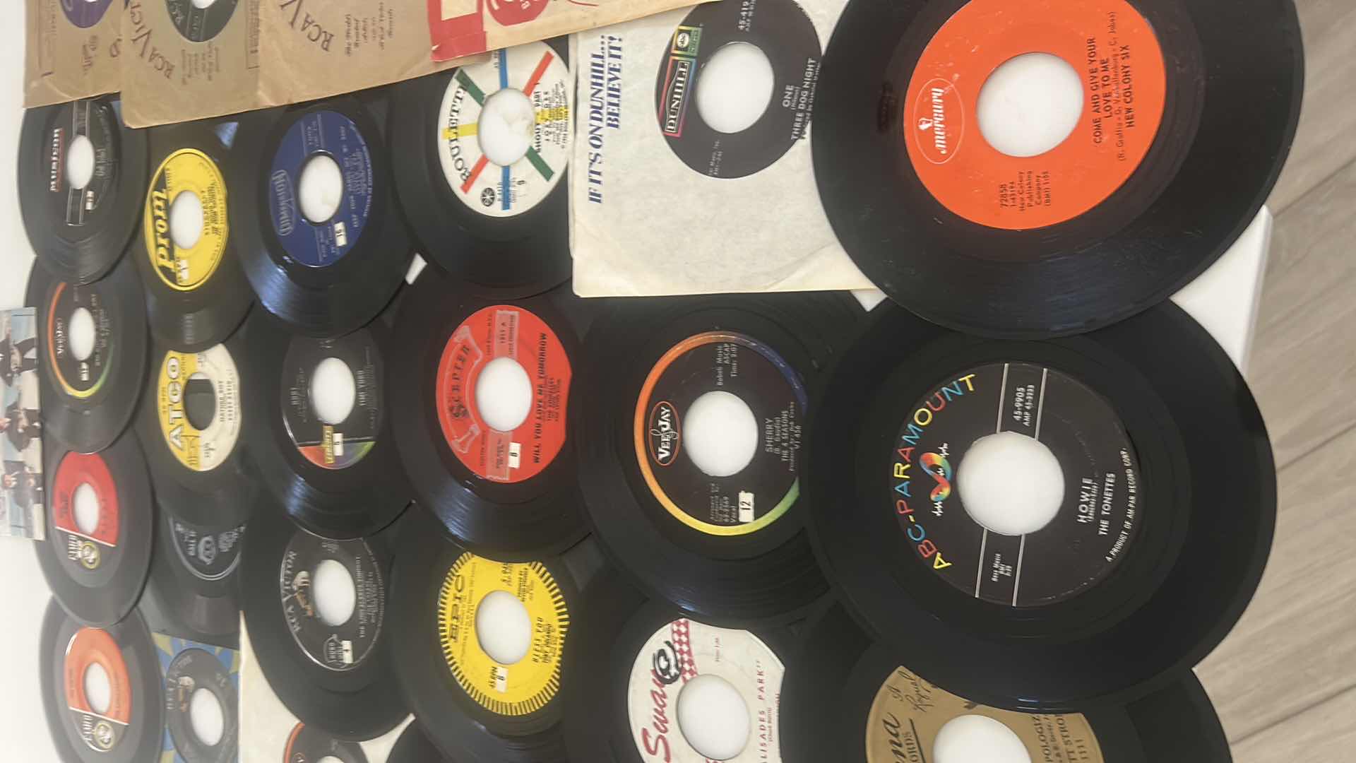 Photo 1 of 30- VINTAGE 45 RPM VINYL RECORDS BY SEVERAL ARTISTS 1950's and 1960's.