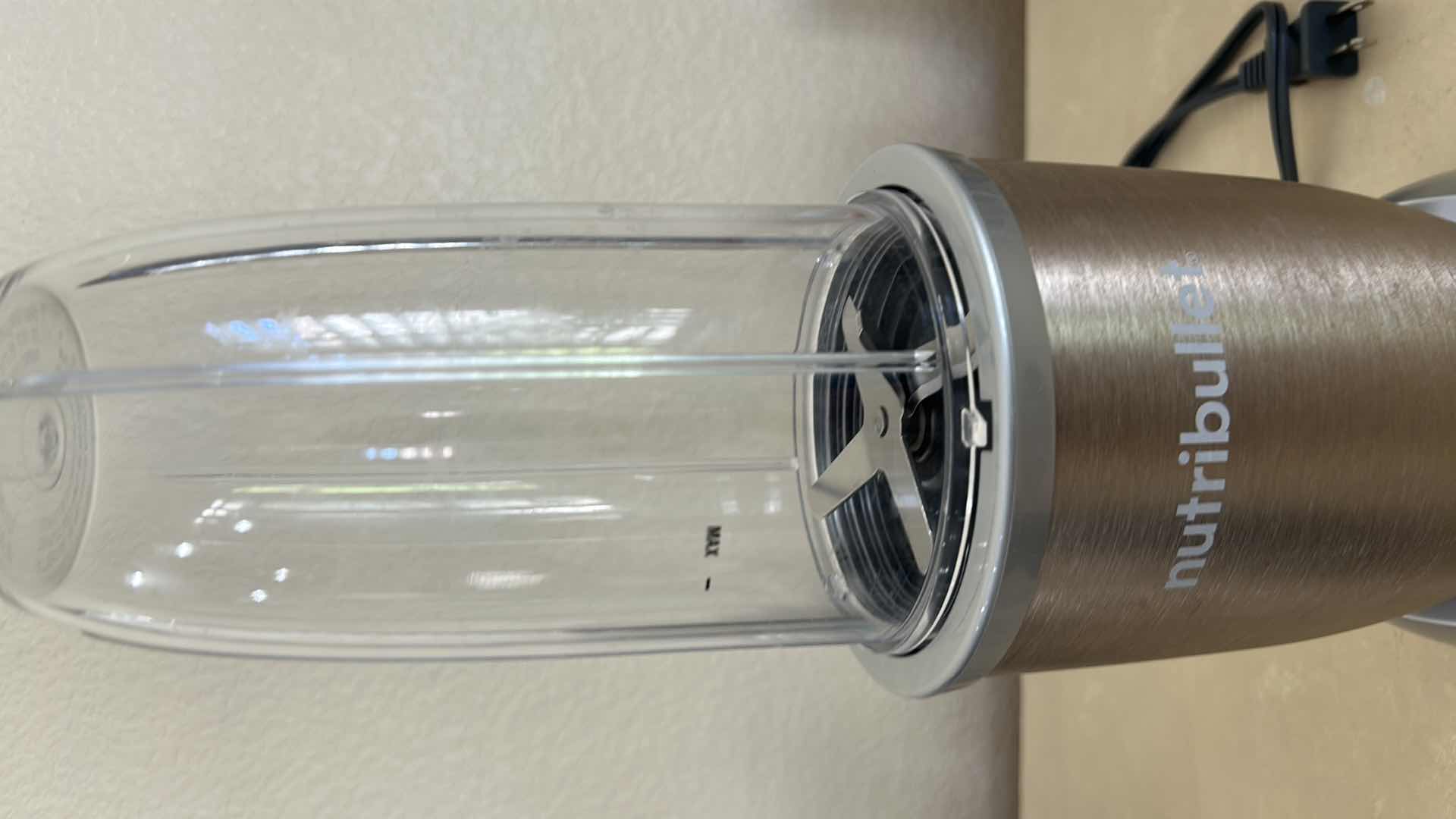 Photo 1 of NUTRIBULLET PERSONNEL BLENDER AND SILVER