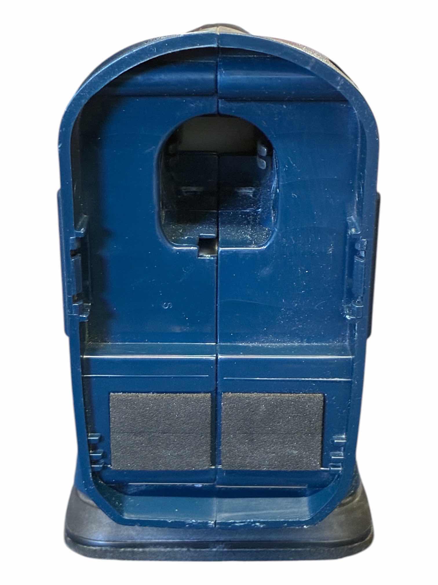 Photo 1 of RYOBI CORDLESS SANDER P400 (TOOL ONLY)