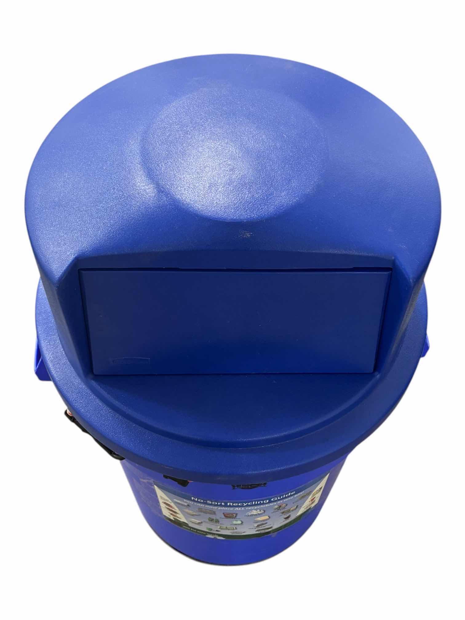Photo 1 of RUBBERMAID 32GAL BLUE ROLLING RECYCLE BIN W LID