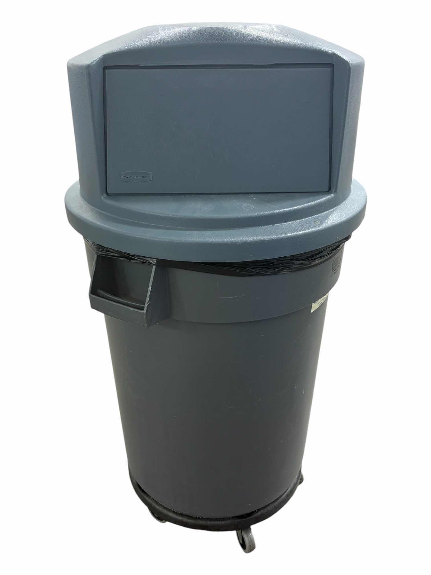 Photo 1 of RUBBERMAID 32GAL GRAY ROLLING GARBAGE BIN W LID