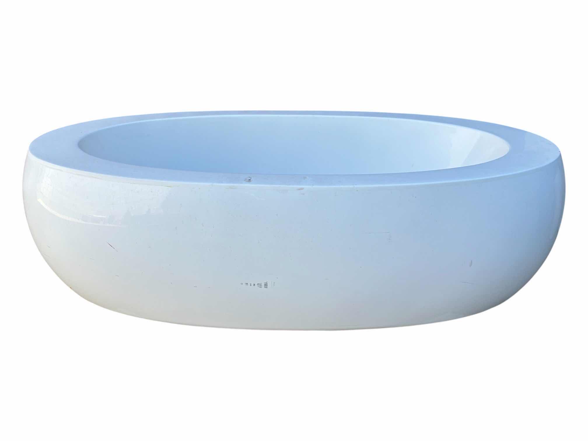 Photo 1 of MODERN FREE STANDING WHITE FIBERGLASS CENTER DRAIN HOT TUB 24“ X 35“ H22”