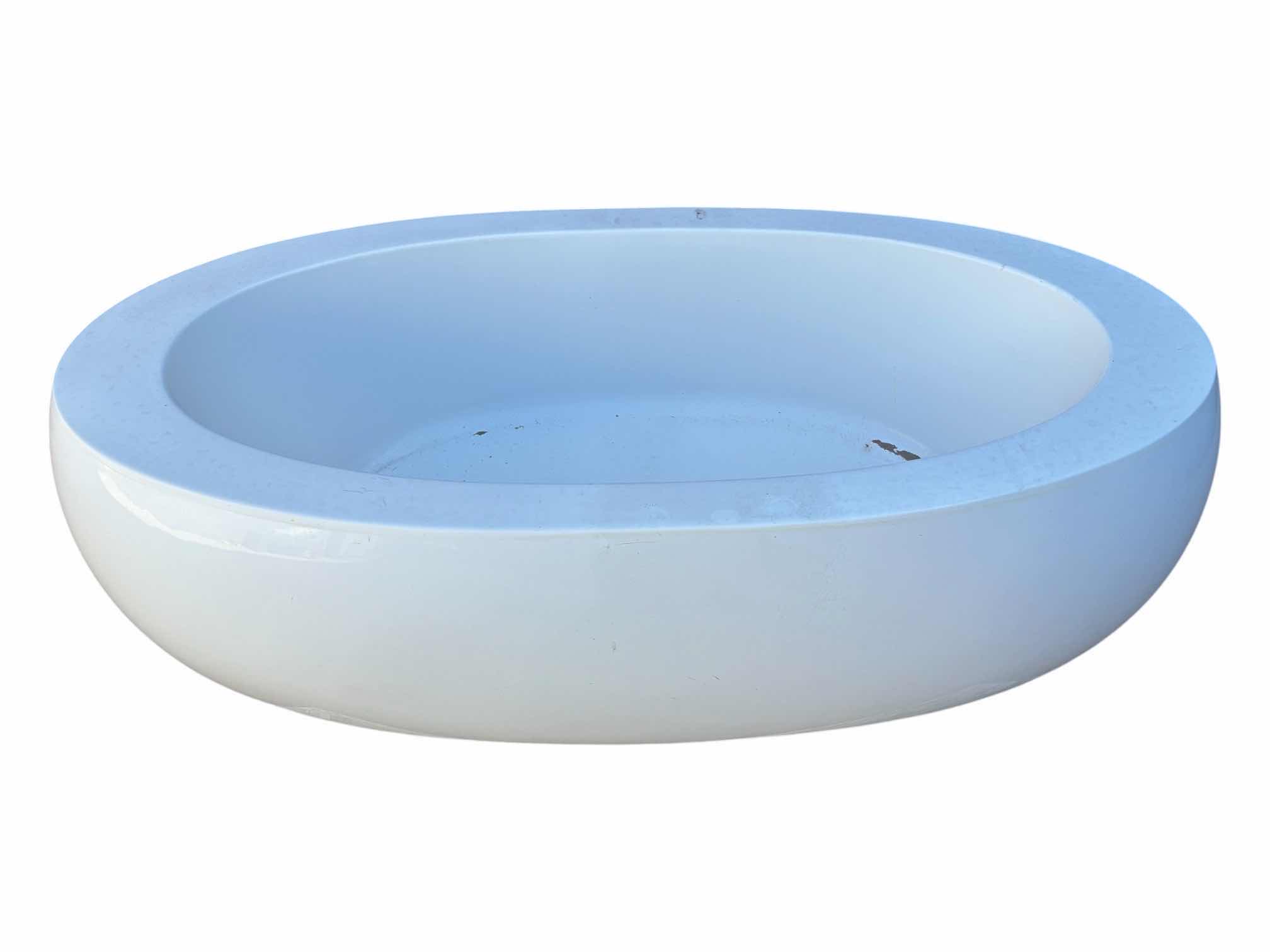 Photo 1 of MODERN FREE STANDING WHITE FIBERGLASS CENTER DRAIN HOT TUB 24“ X 35“ H22”