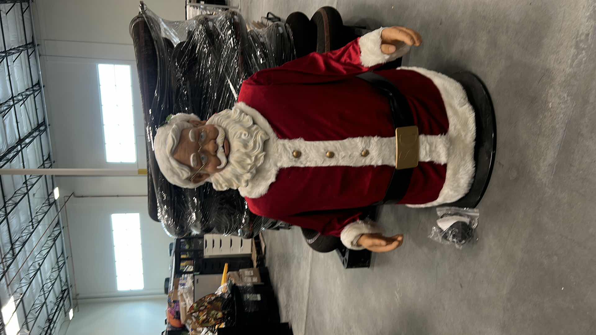 Photo 1 of ANIMATED PLUG IN SANTA CLAUSE TORSO H 3’