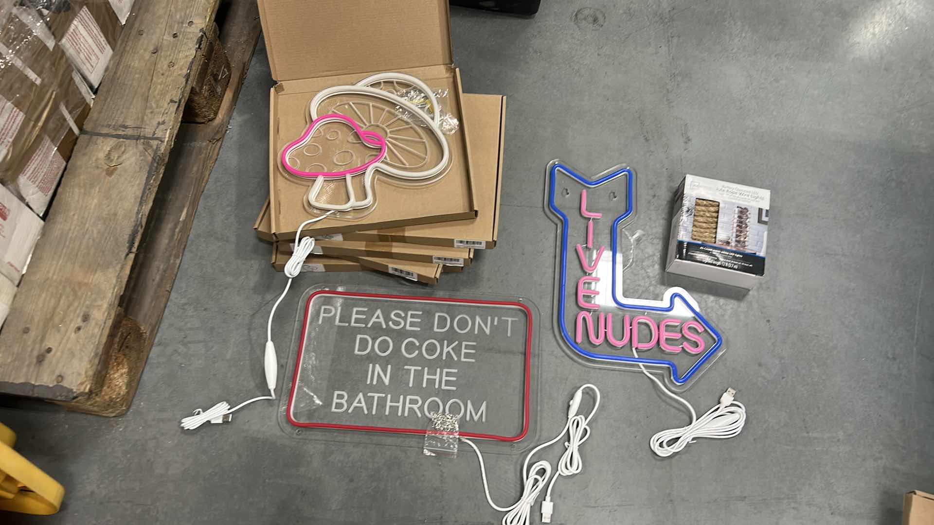 Photo 1 of 7 LED SIGNS AND 1 ROPE LIGHT